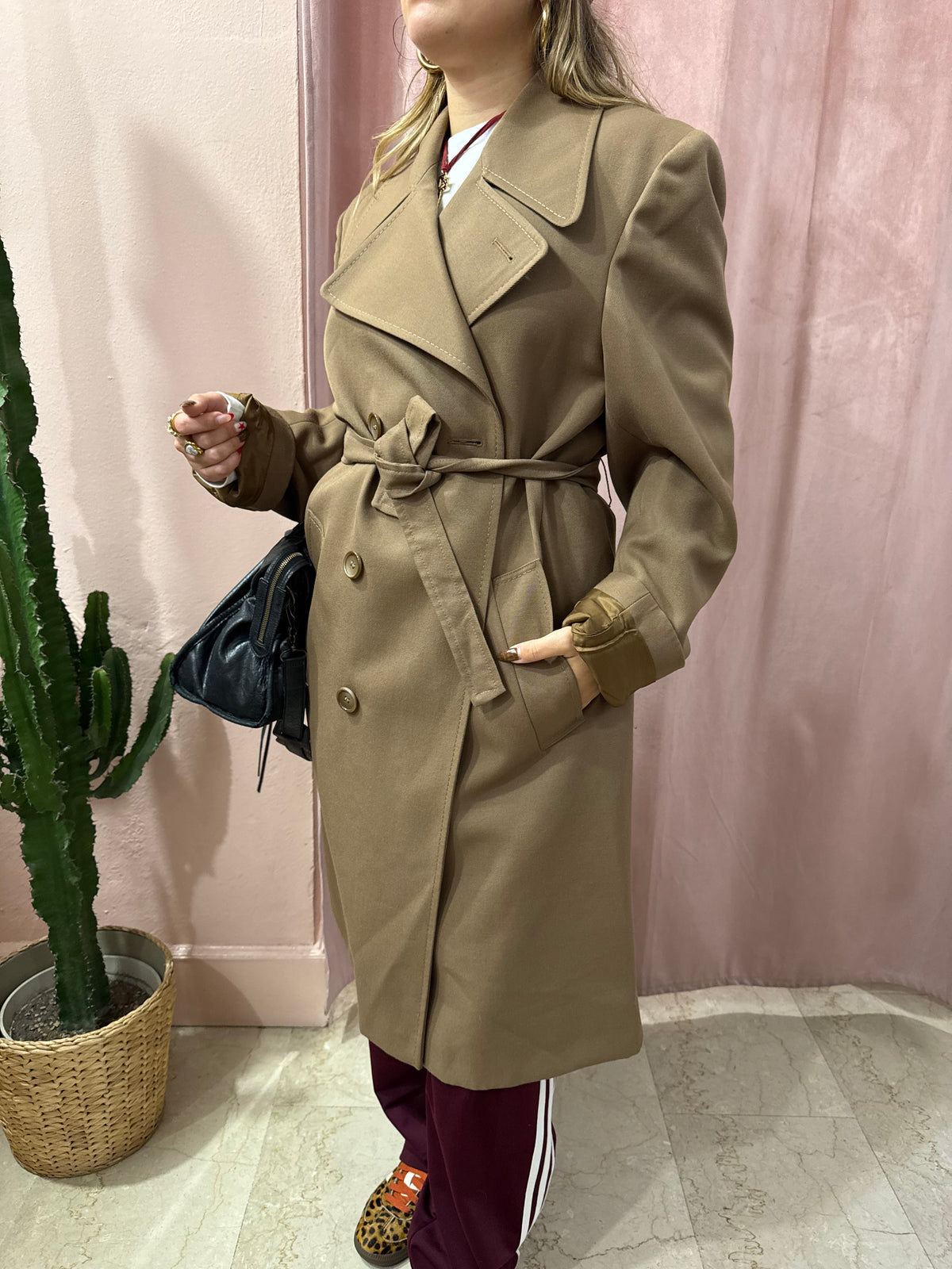 Trench verdone in lana con cinturino