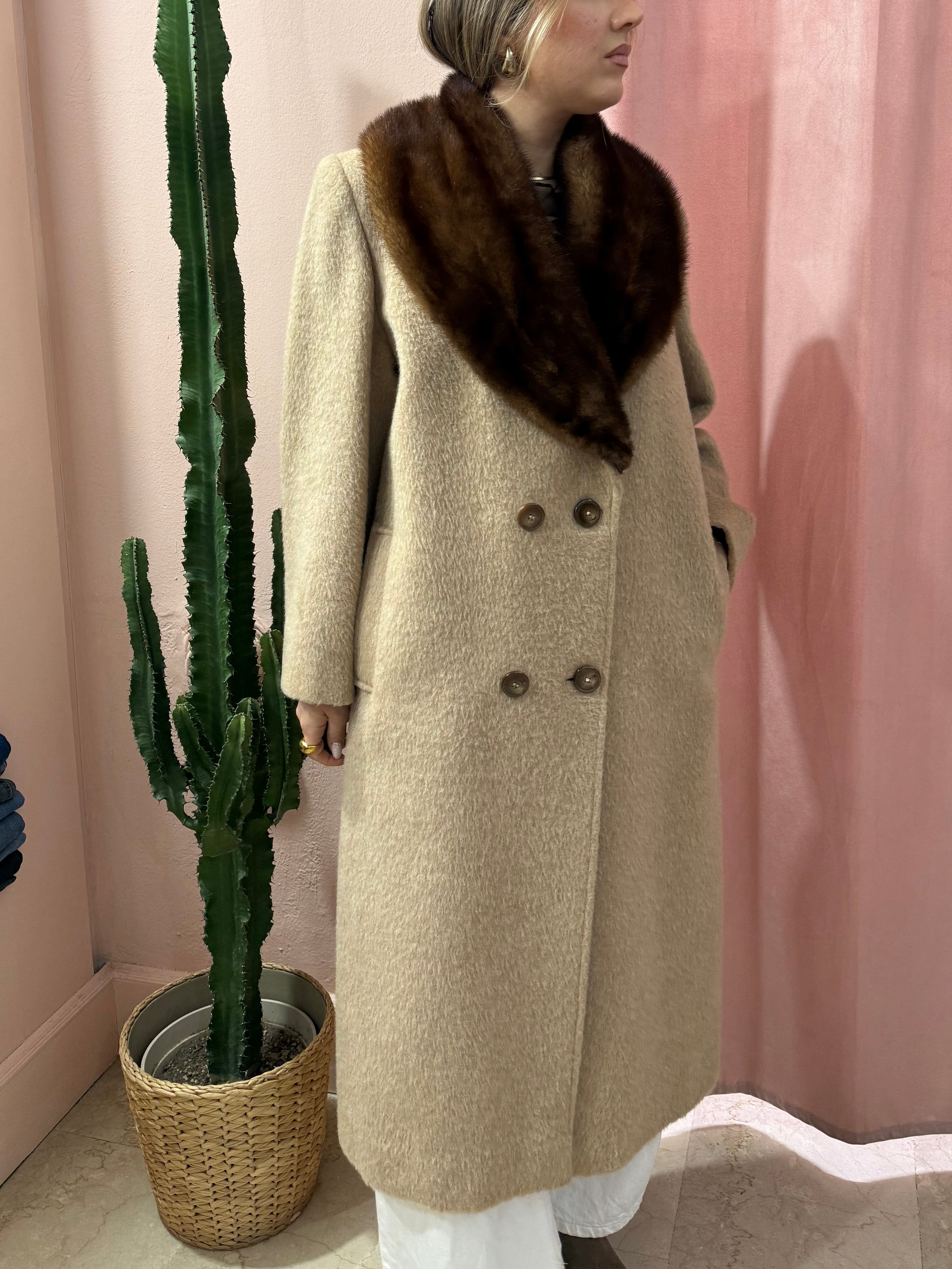 Cappotto in lana collo in visone