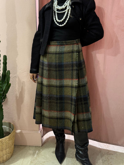 Gonna tartan sul verde in lana spessa