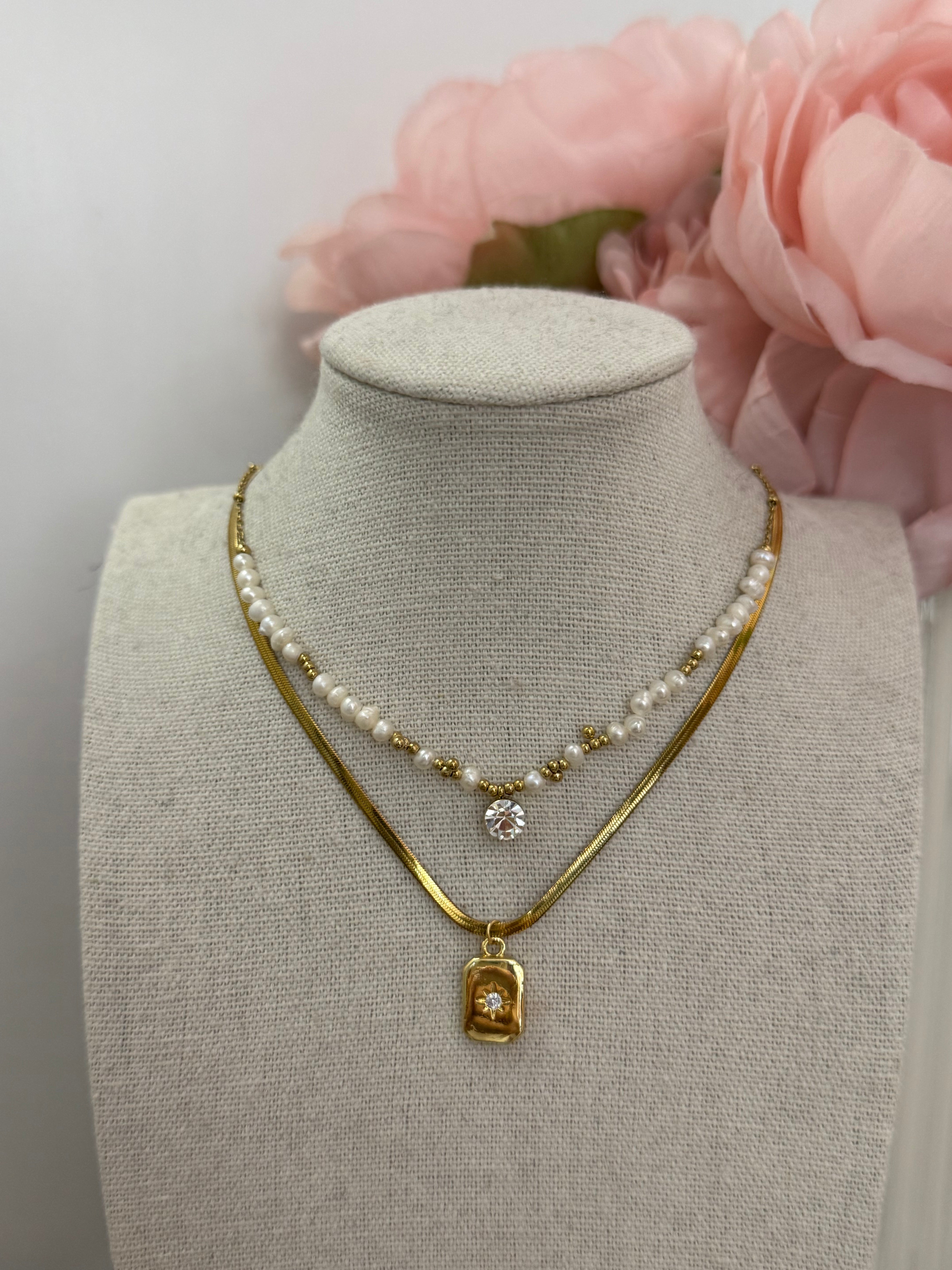 Collana con perle punto luce