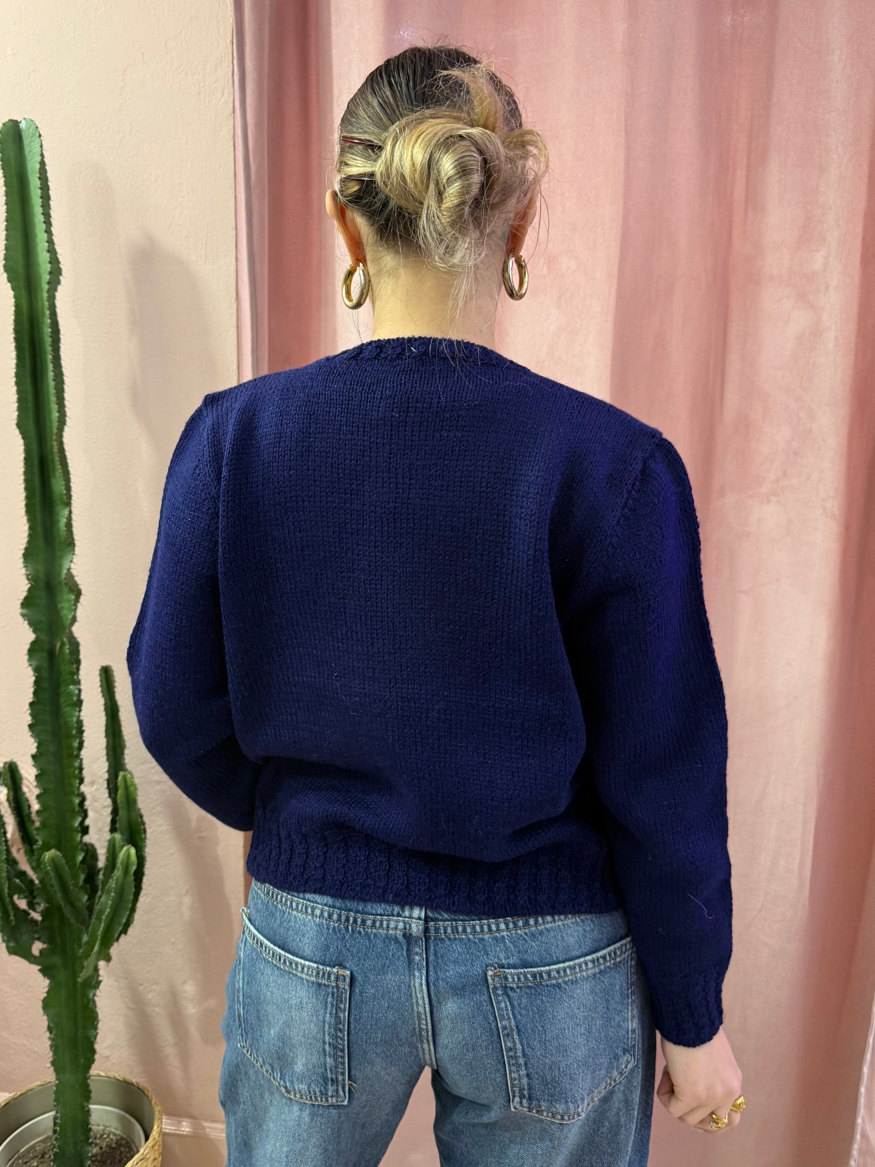 Maglione vintage blu ricamato