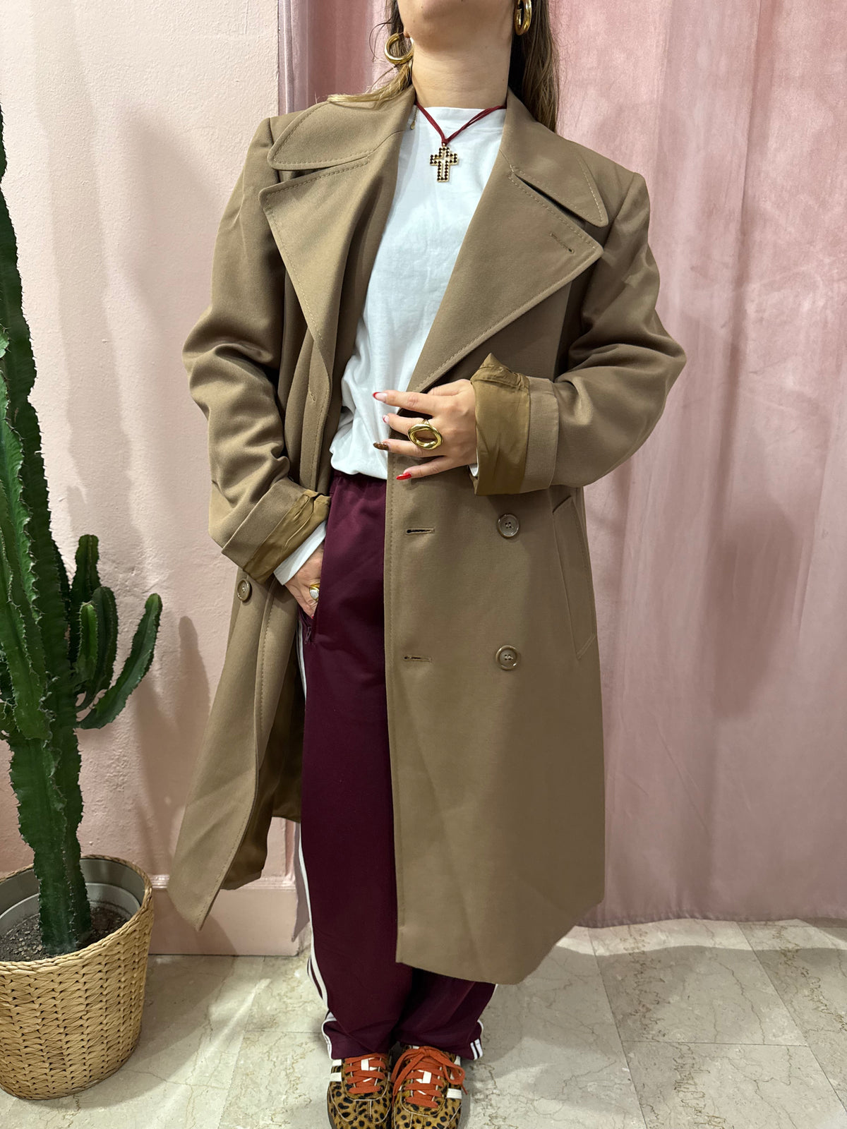 Trench verdone in lana con cinturino