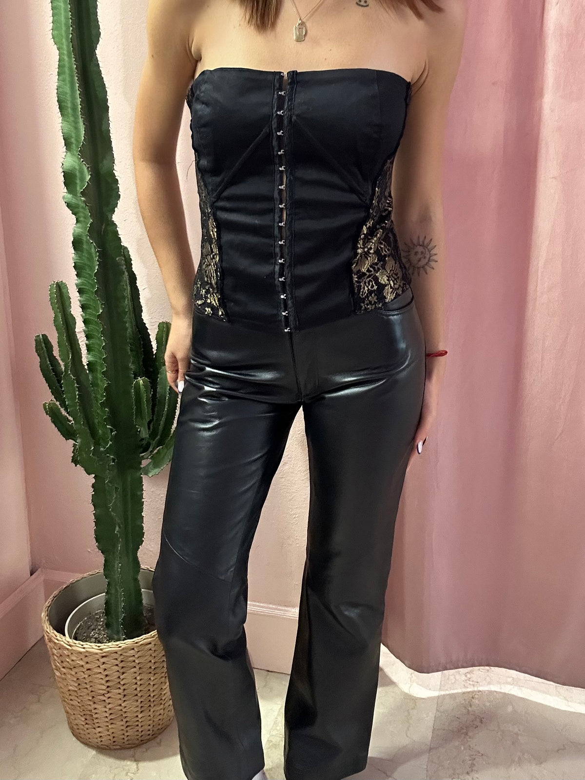 Pantalone in vera pelle a vita alta