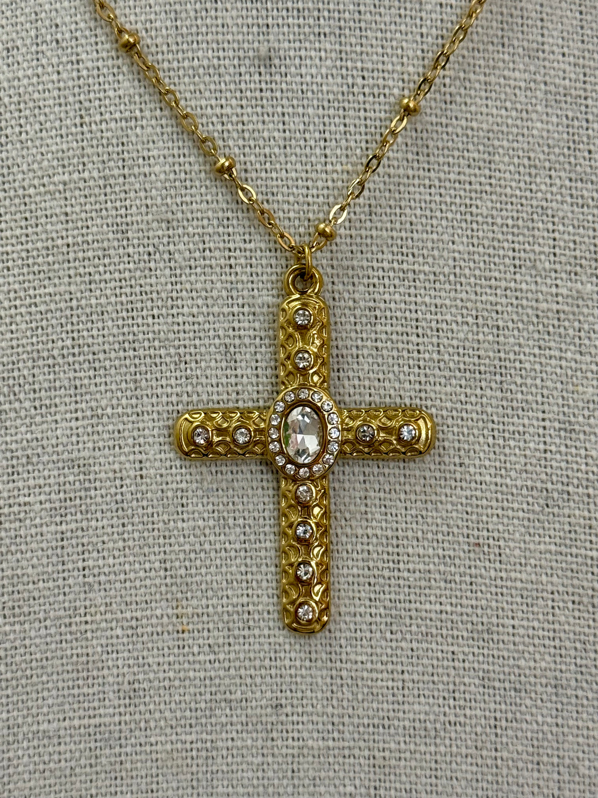 Collana Croce lavorata con strass