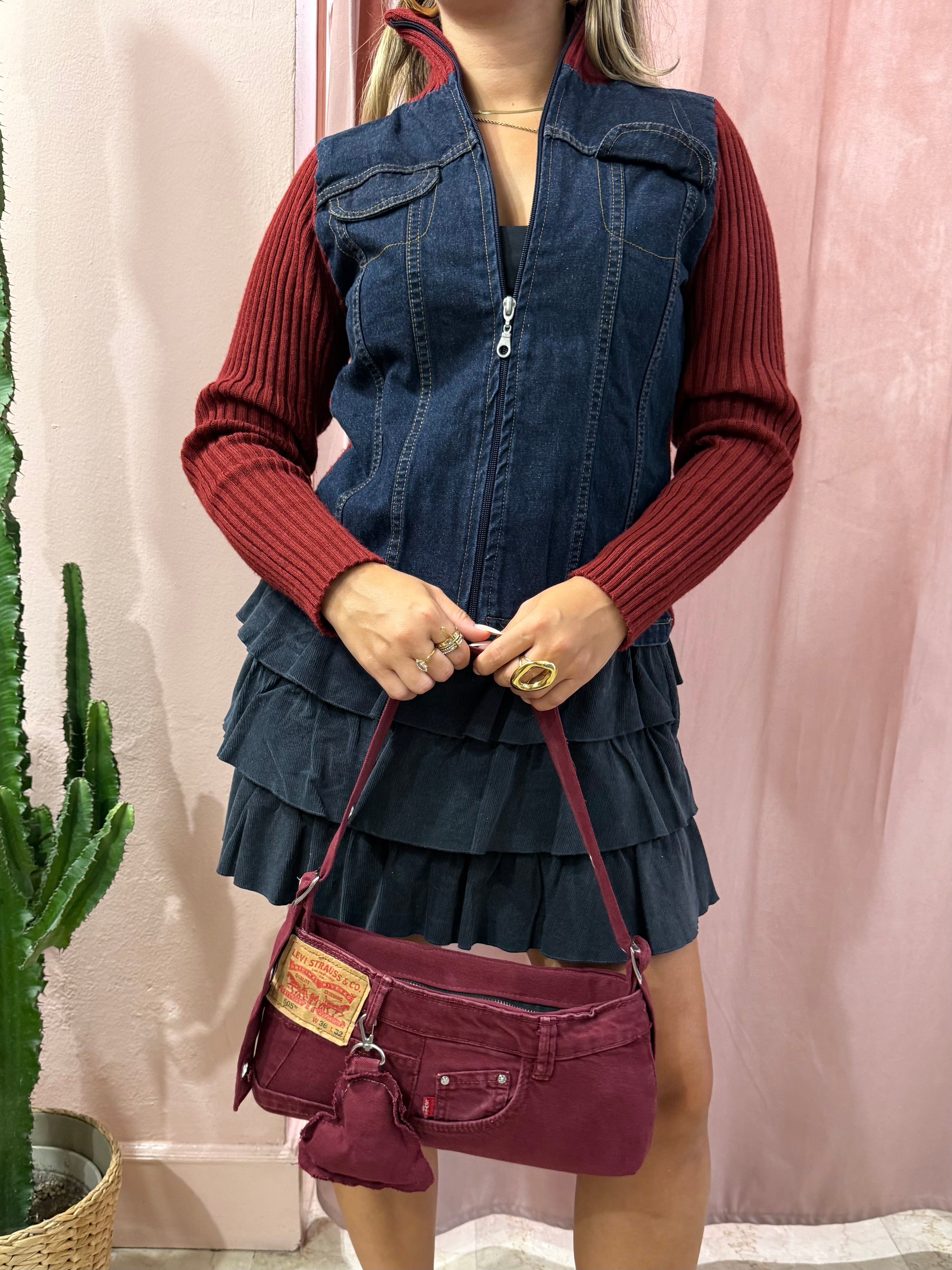 Felpa bordeaux con inserti in denim 00s