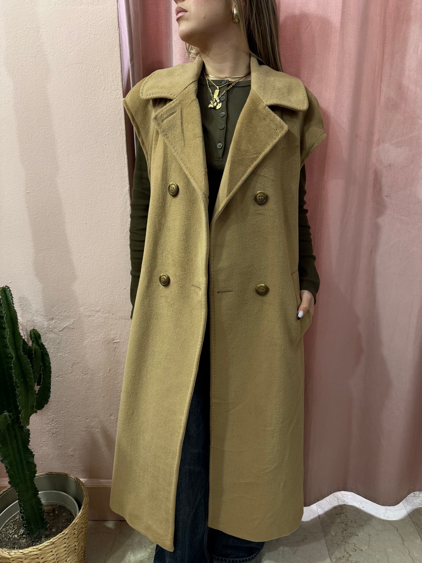 Cappotto smanicato cammello in pura lana