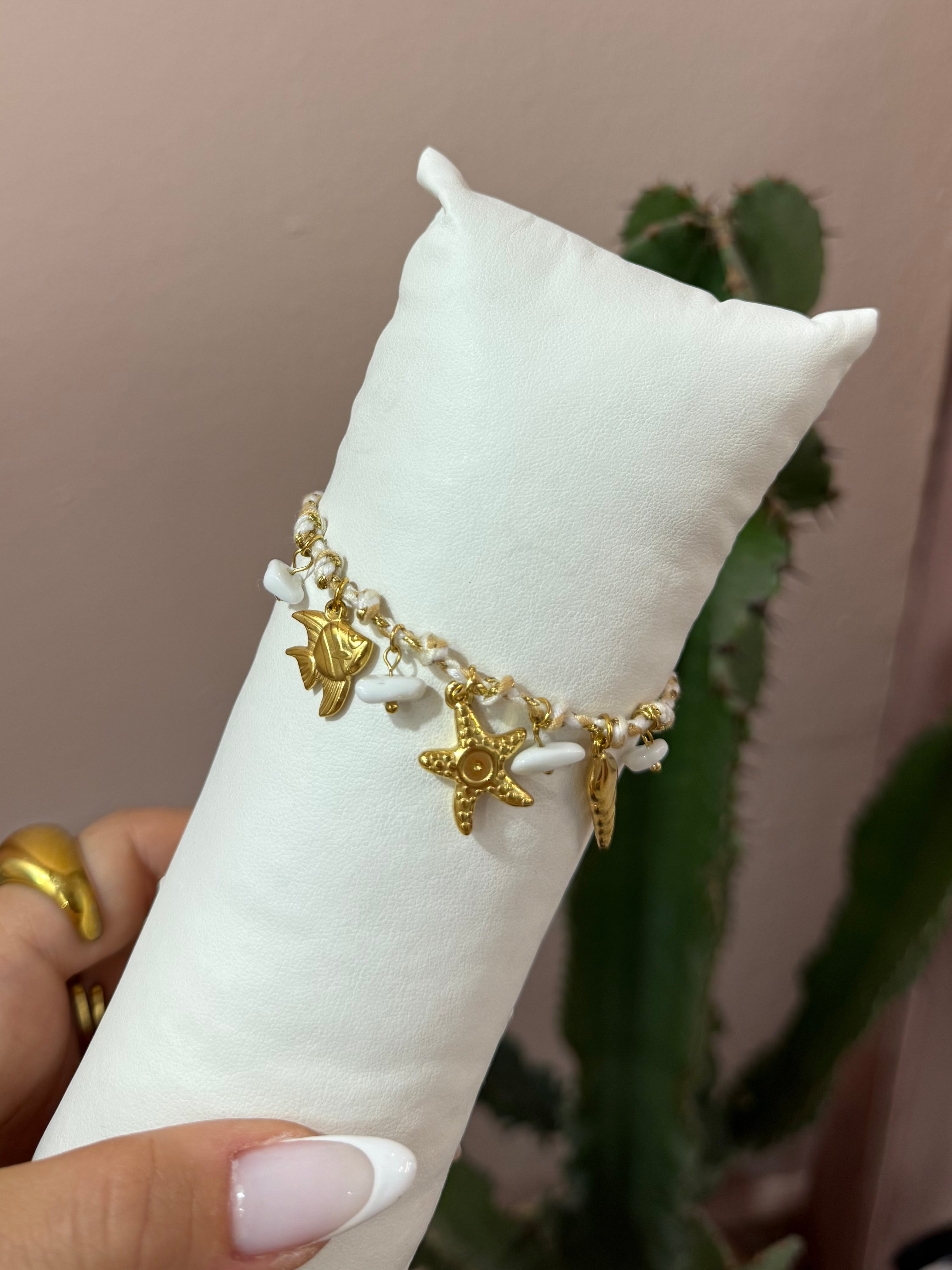 Bracciali in corda mix colori ciondoli estivi