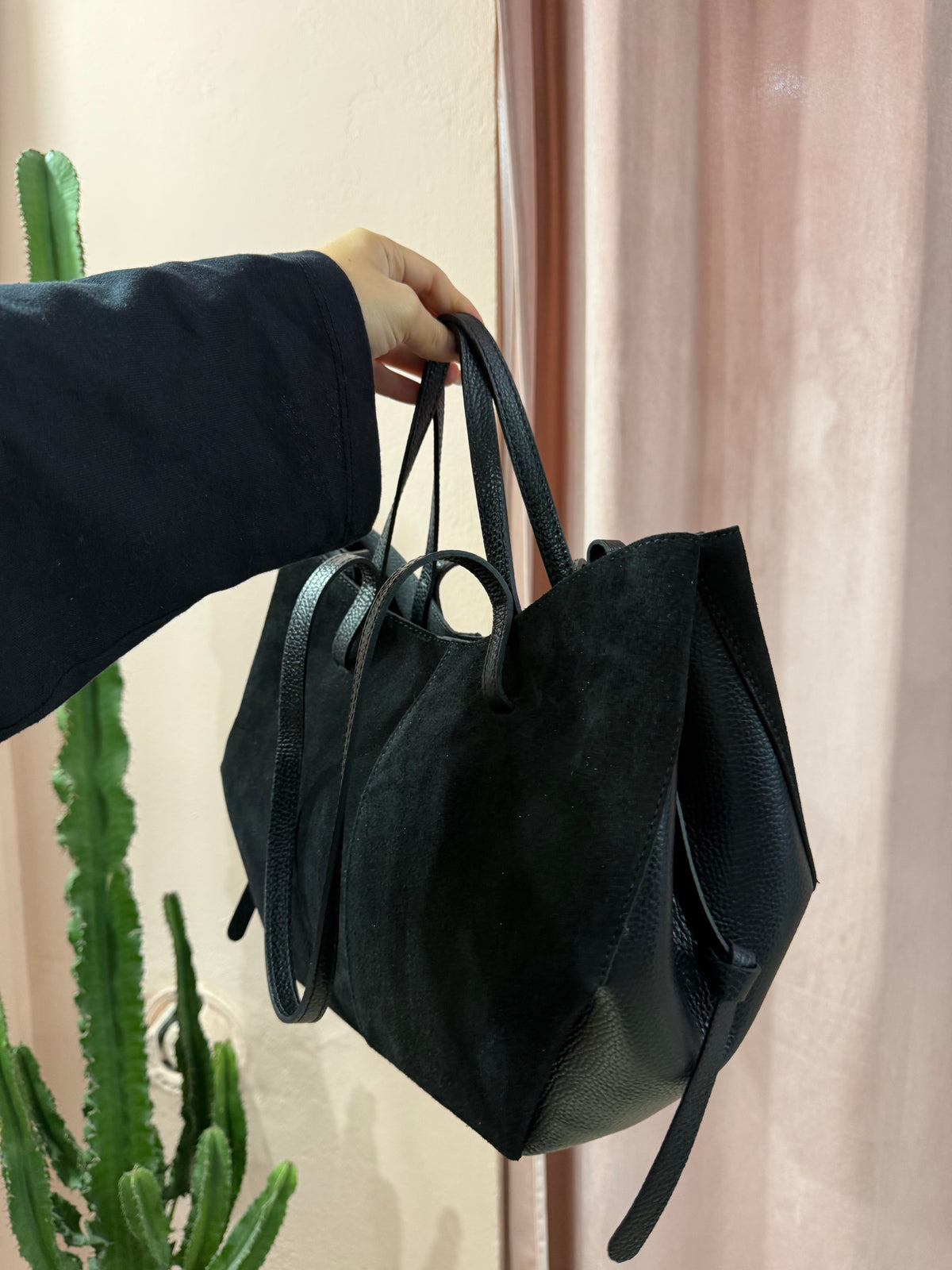 Borsa in vera pelle scamosciata nera