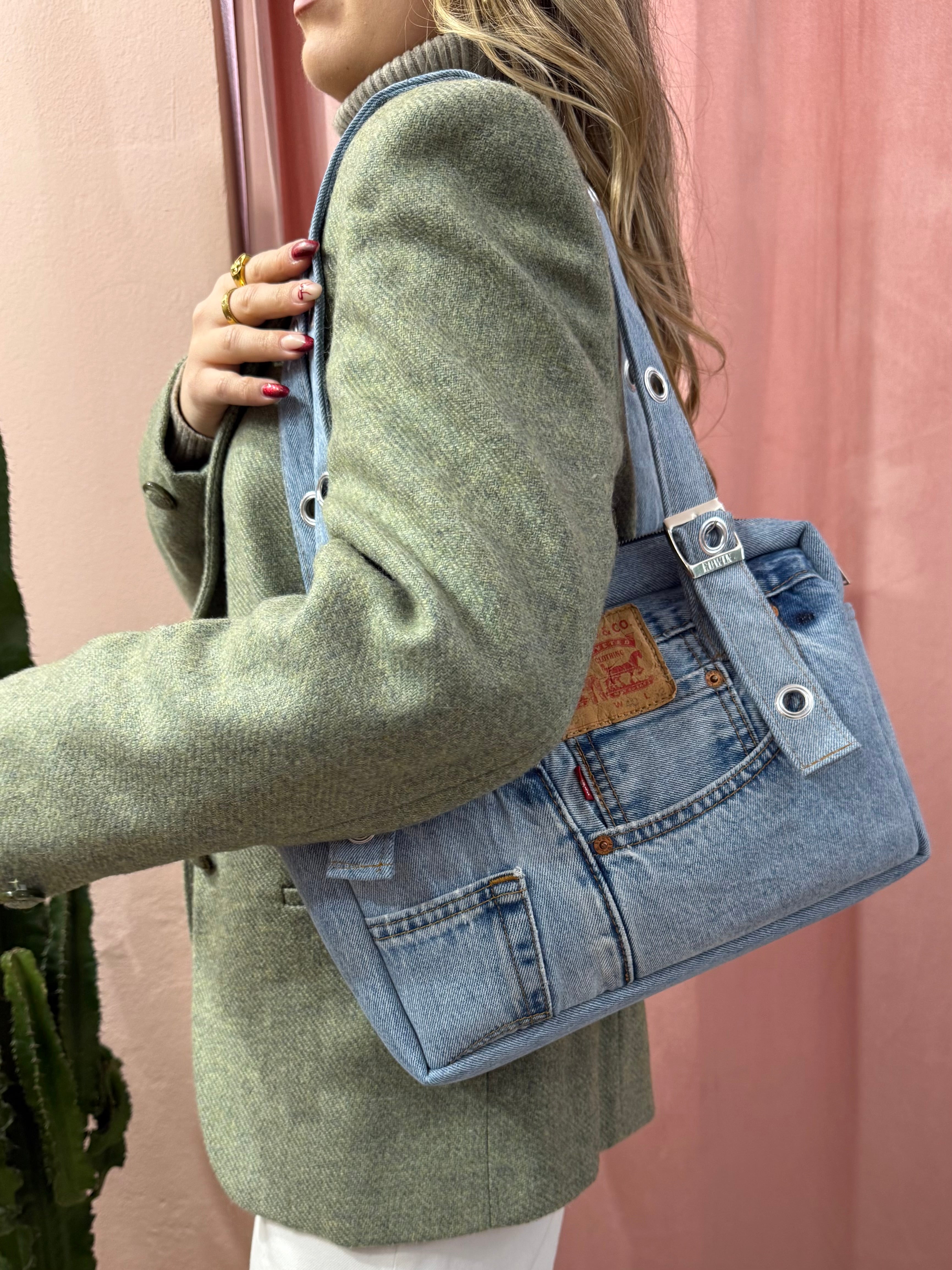 Borsa Levis upcycling denim chiaro