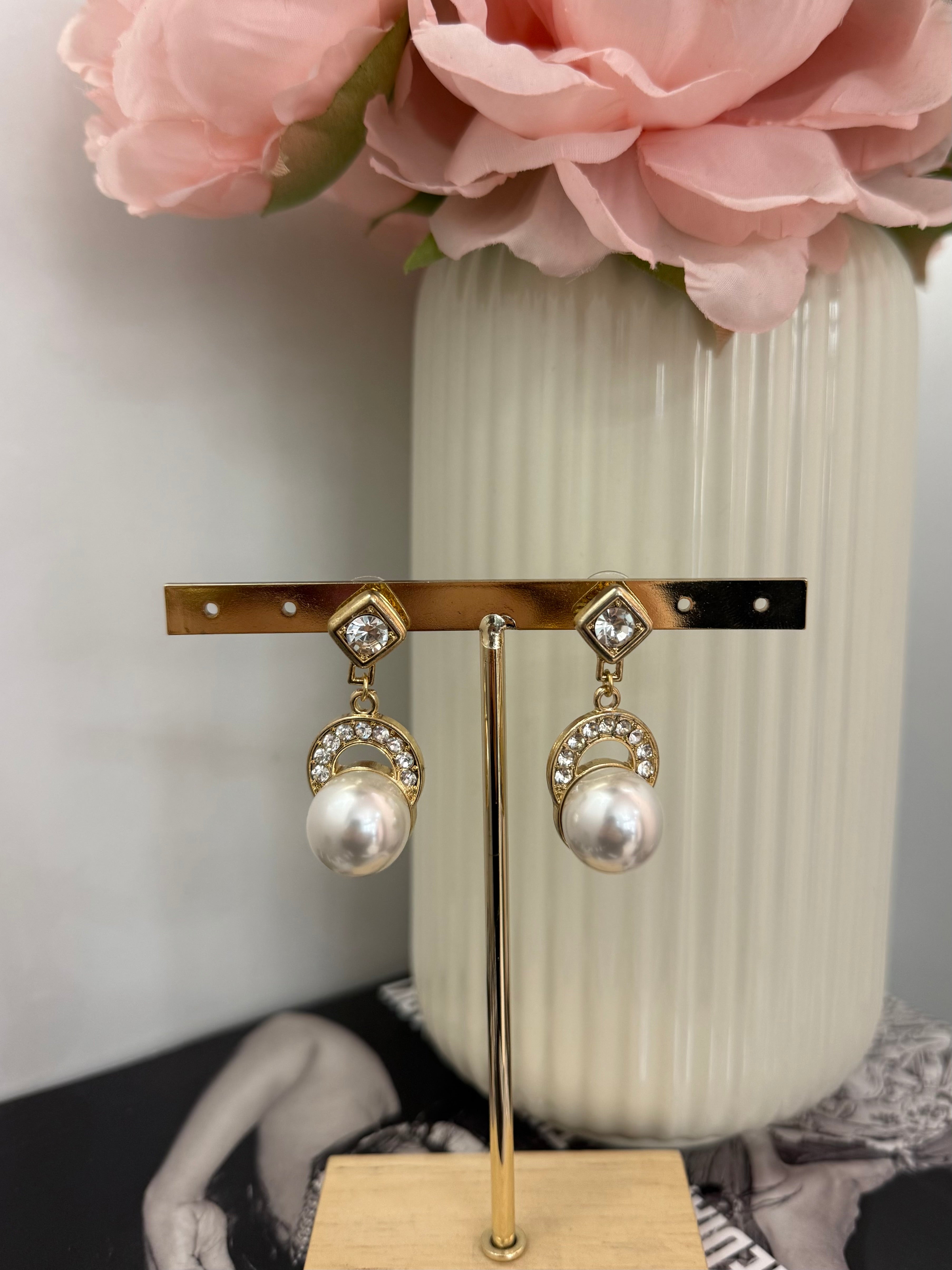 Orecchini pendenti con perle - solo online