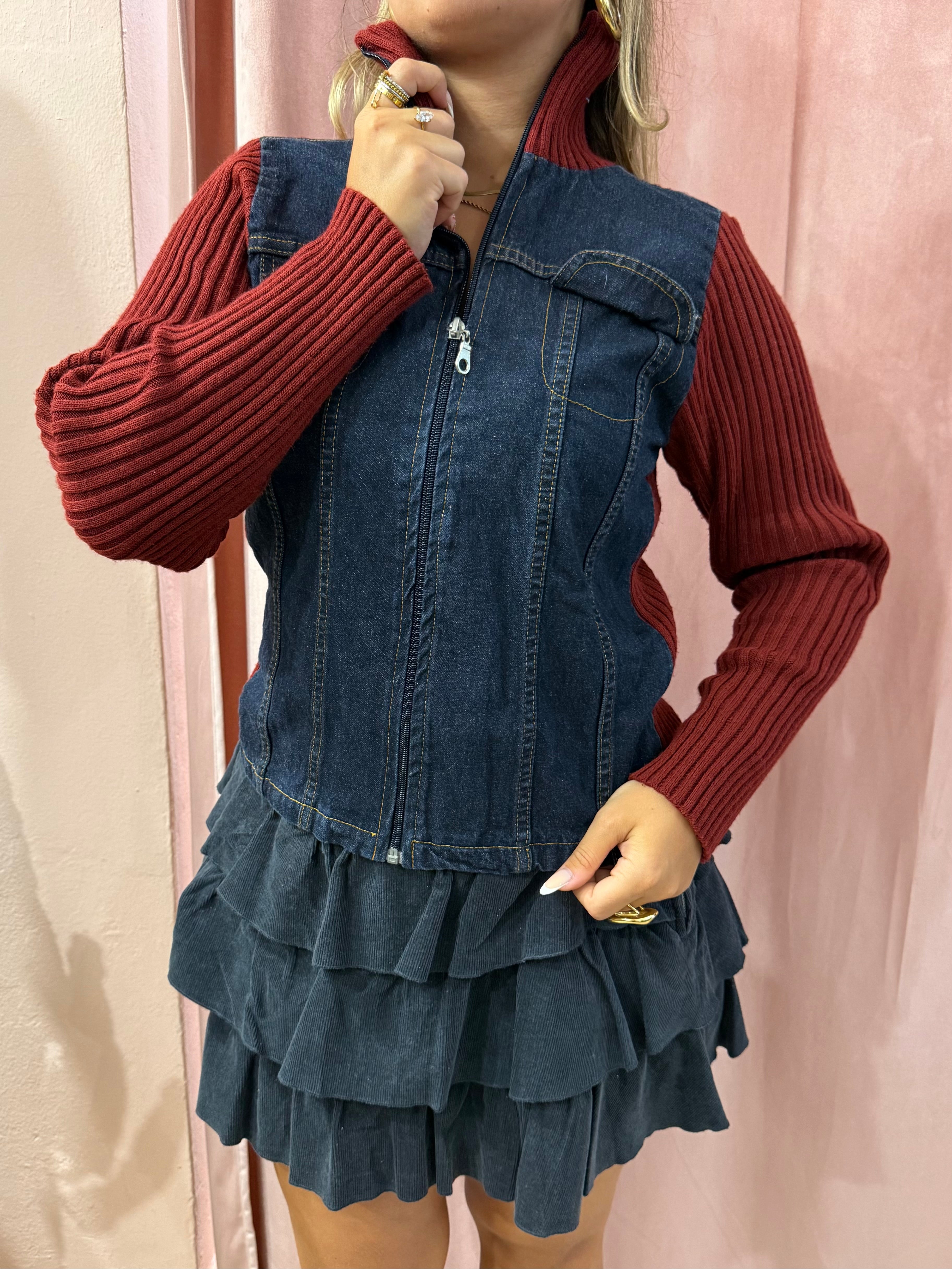 Felpa bordeaux con inserti in denim 00s