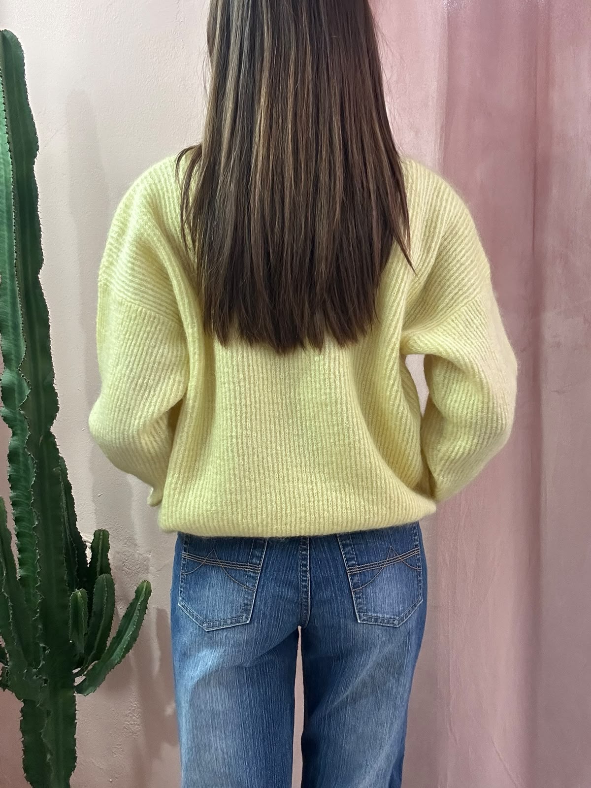Maglione girocollo vintage giallo burro in lana
