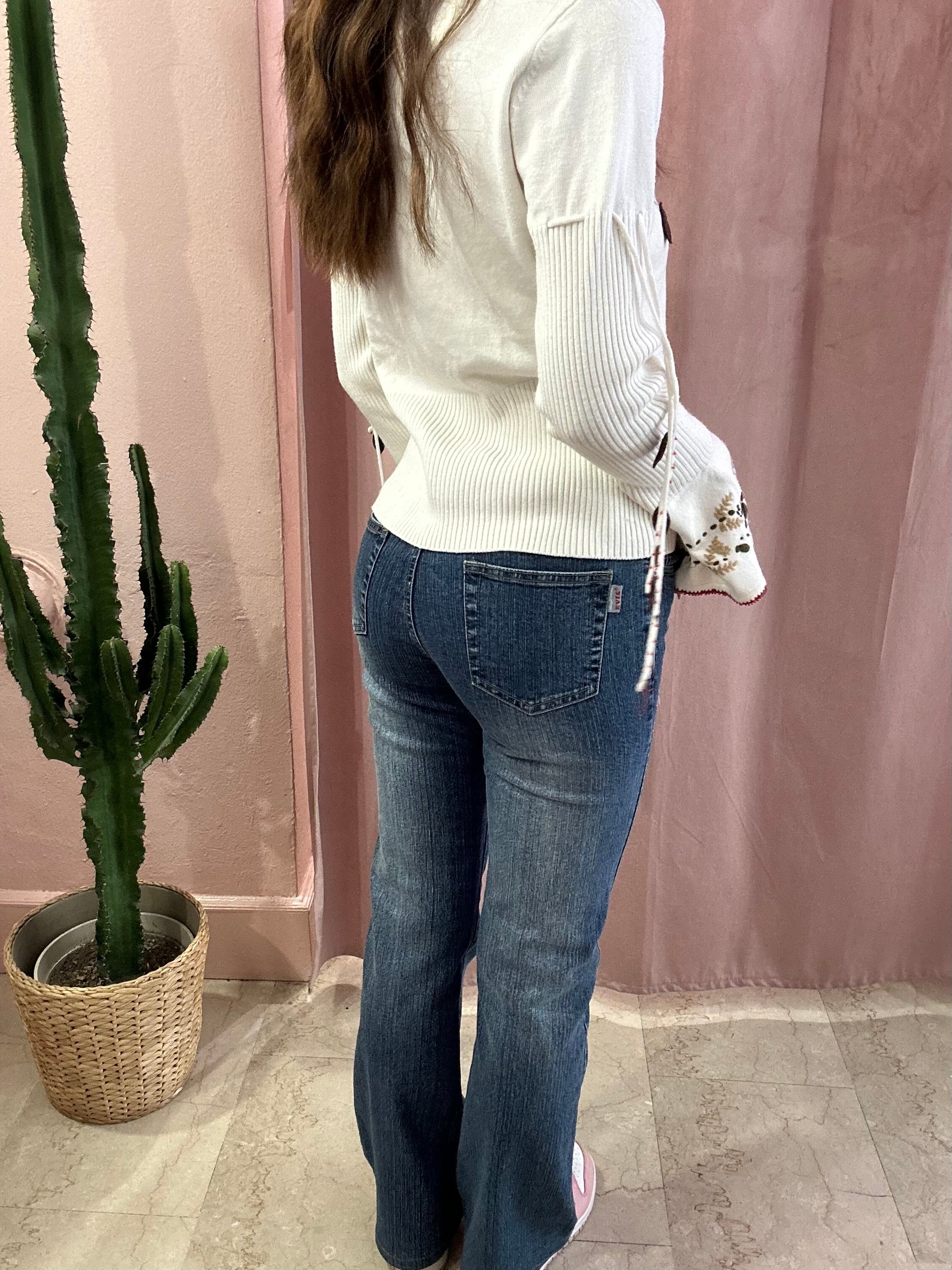 Jeans 00s con applicazioni e ricami