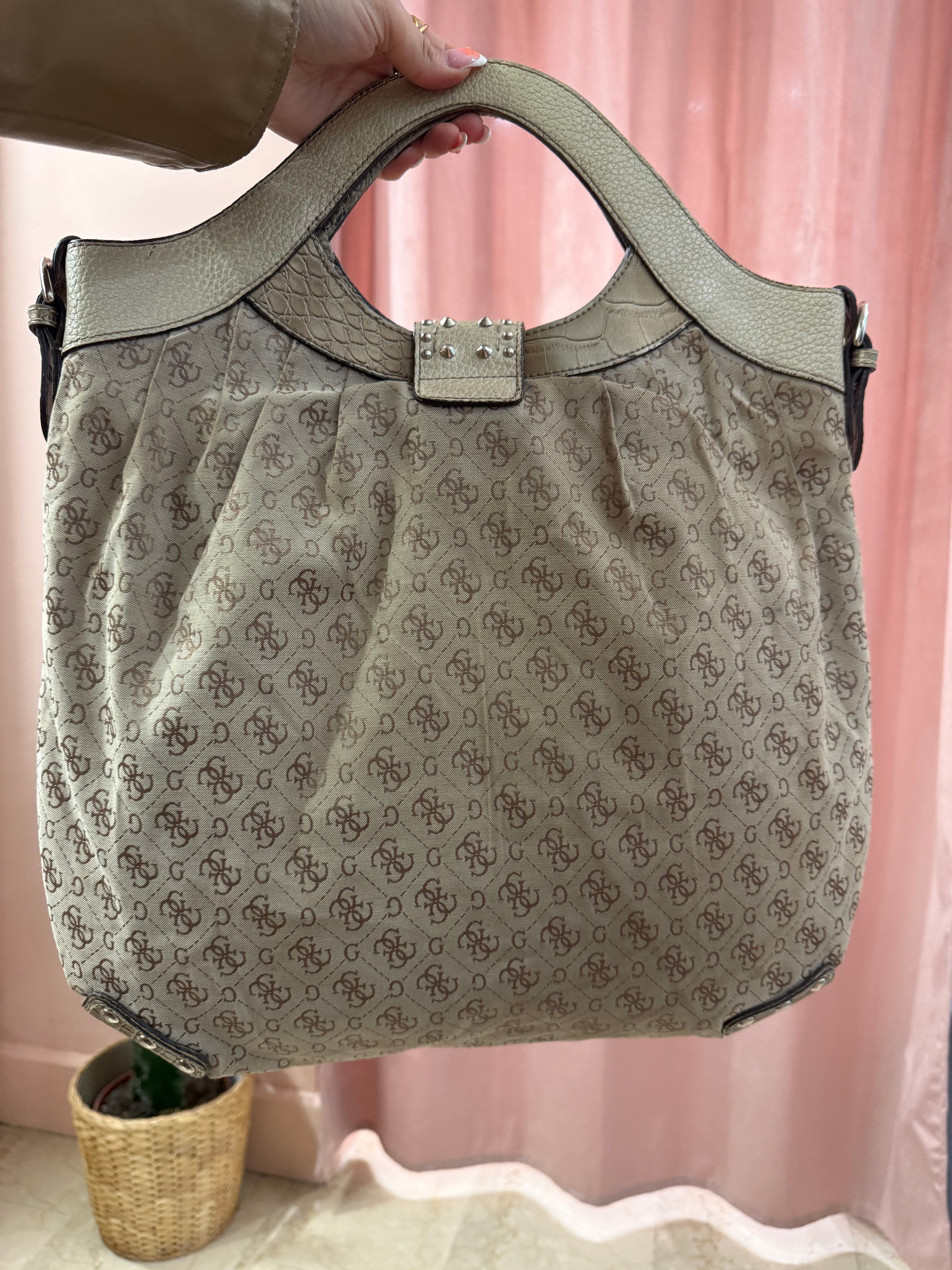 Guess 2000 monogram con borchie