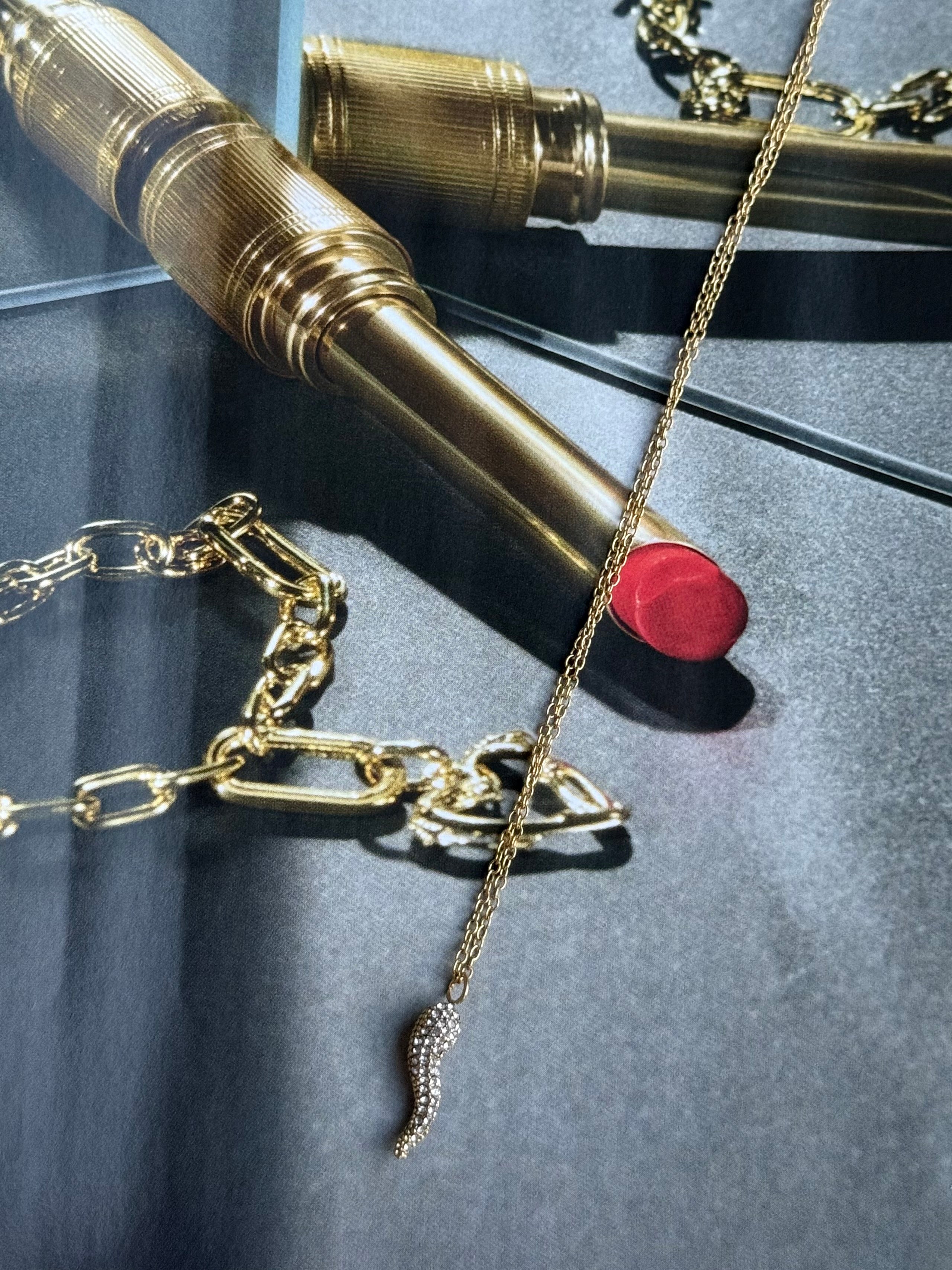 Collana ciondolo cornetto con strass