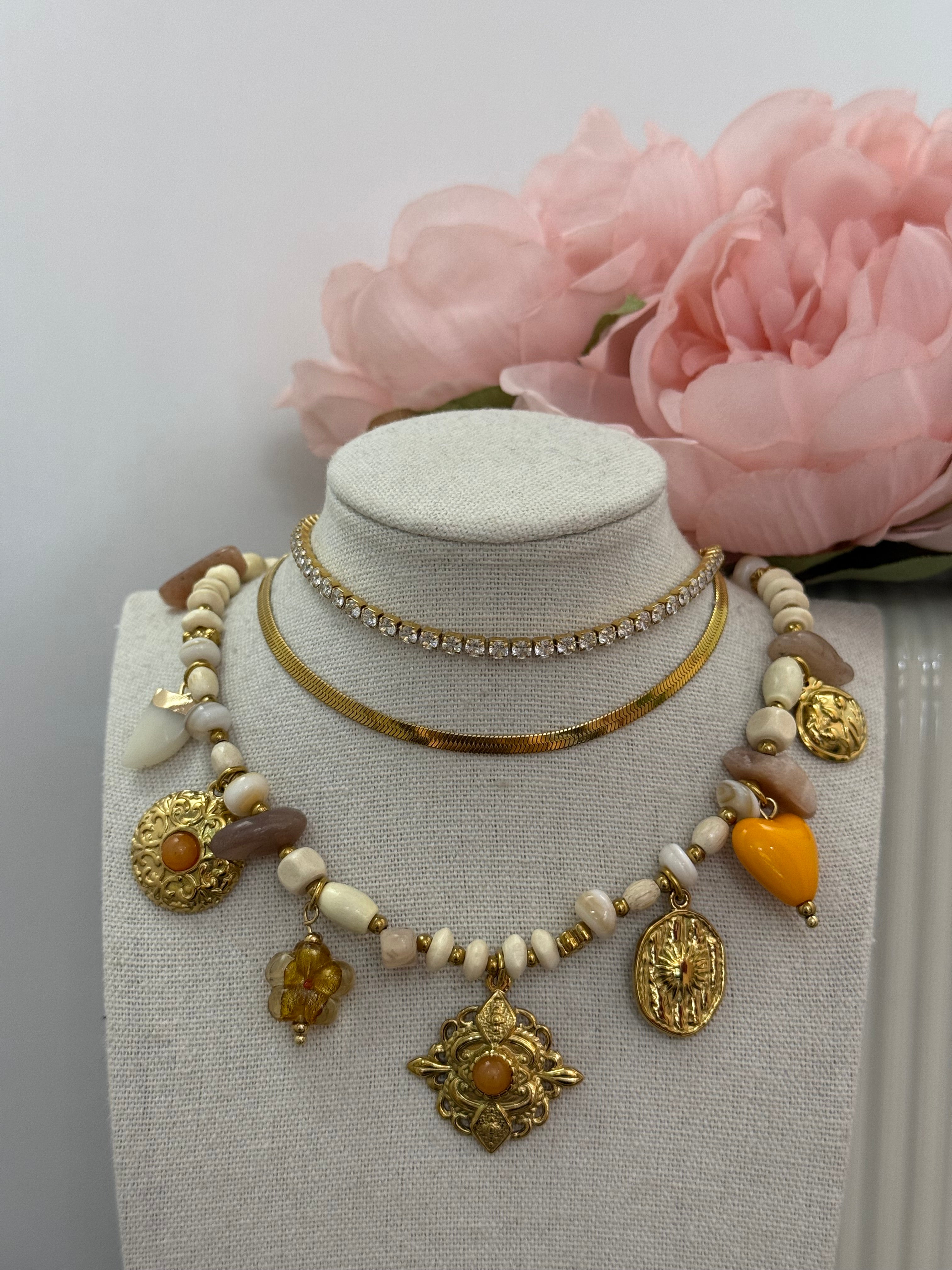 Collana multicharm India