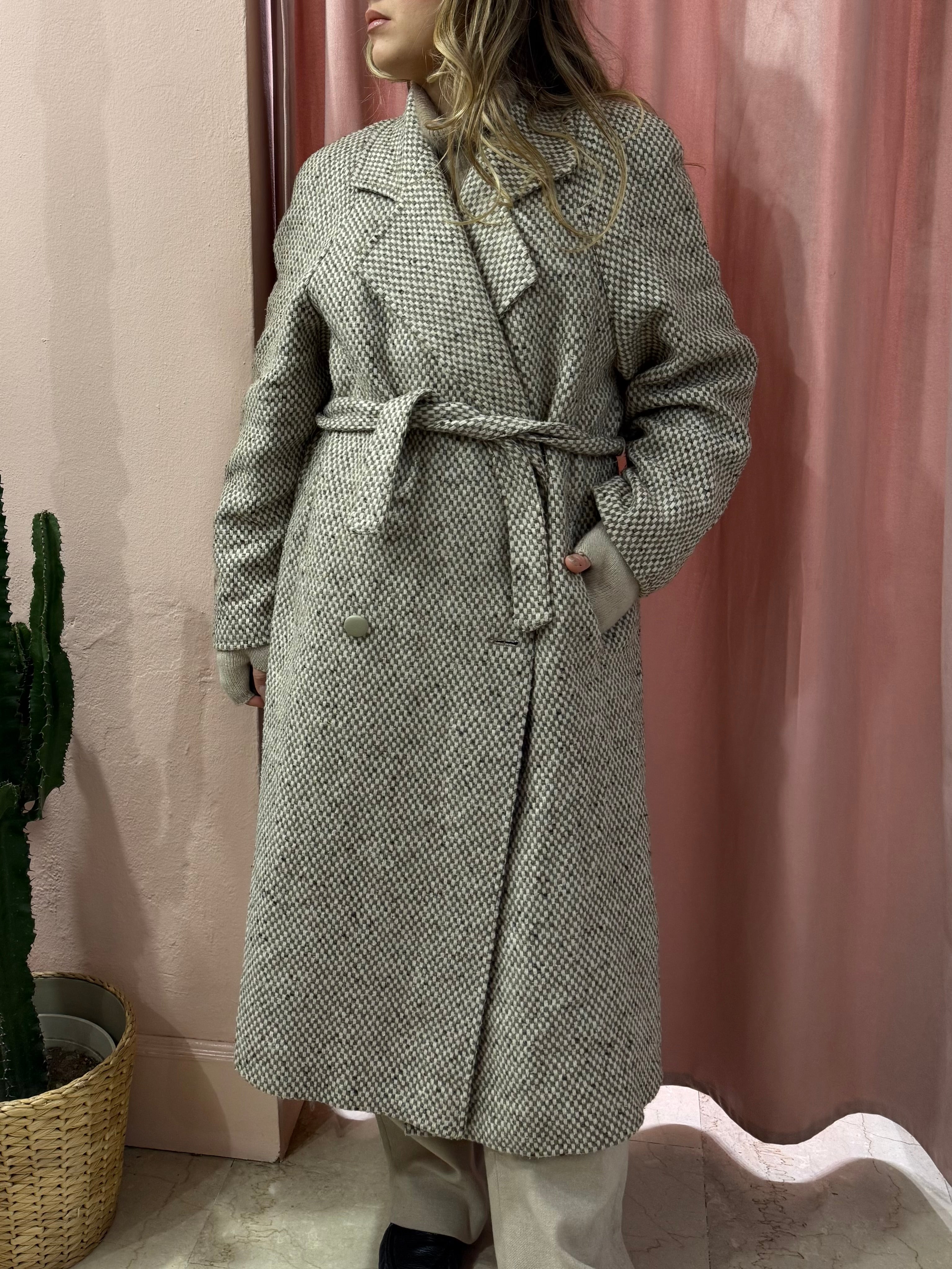 Cappotto vintage in lana con cinturino