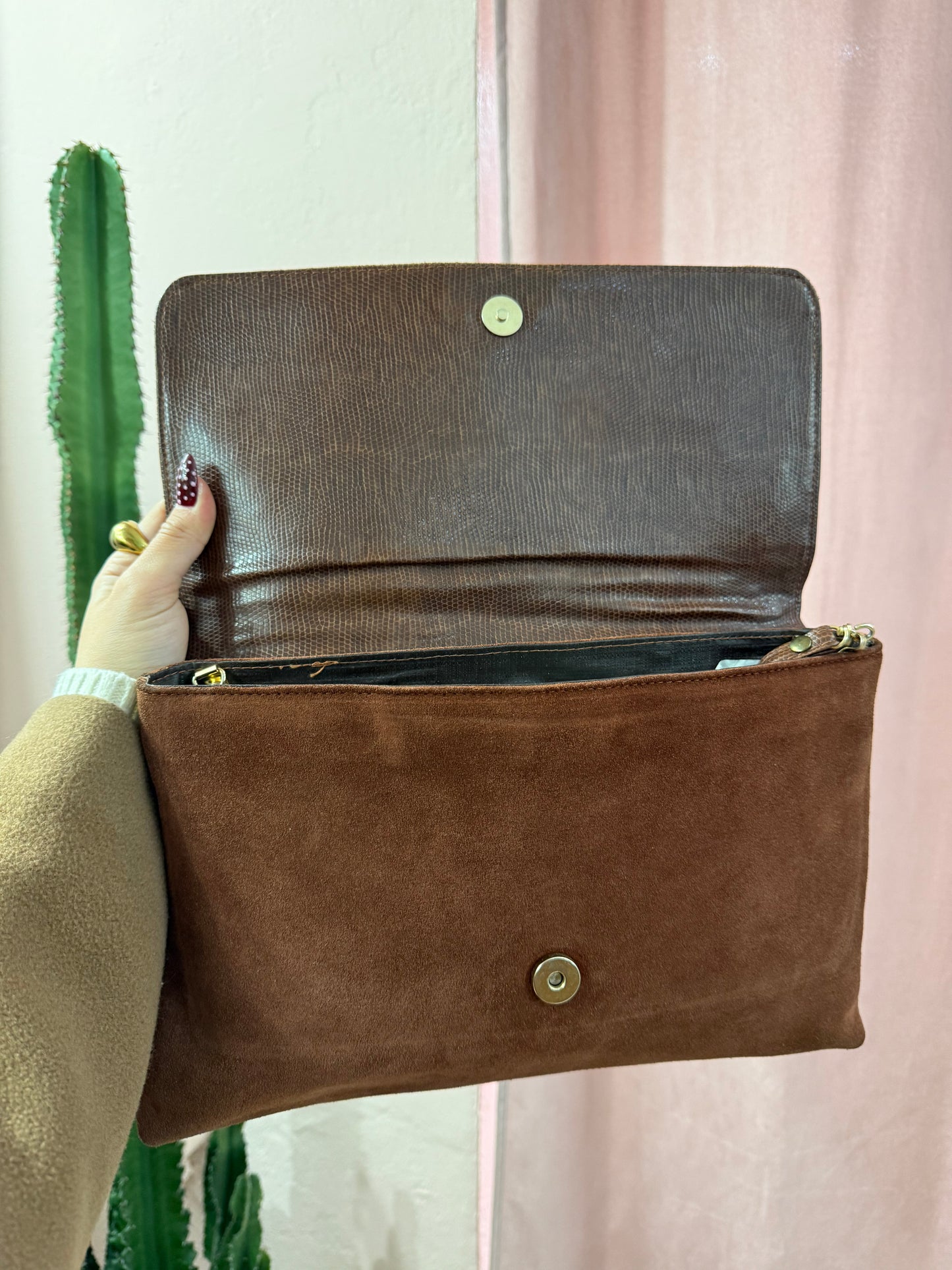 Pochette in vera pelle scamosciata