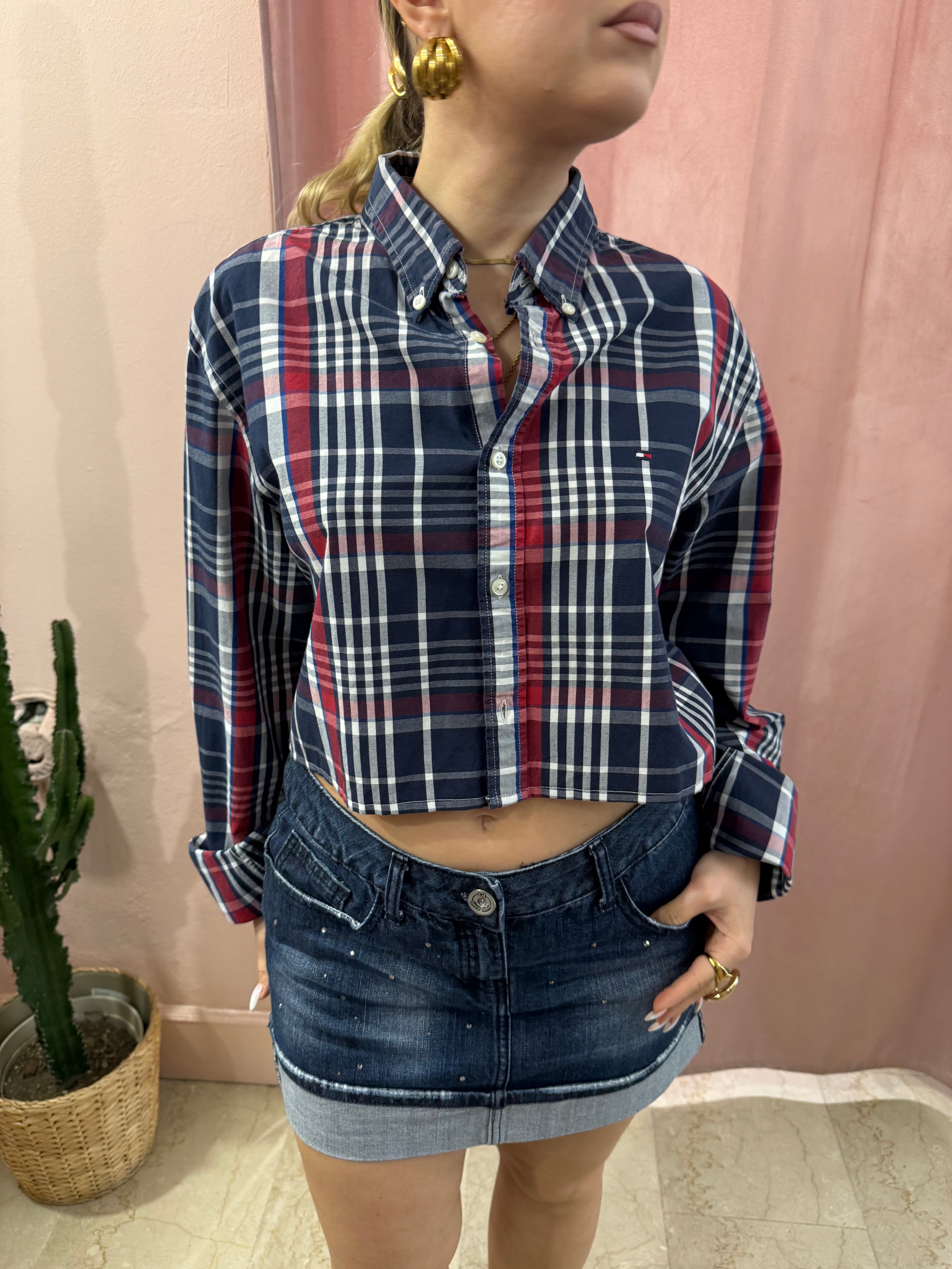 Camicia Tommy H. crop a quadri rossa e blu