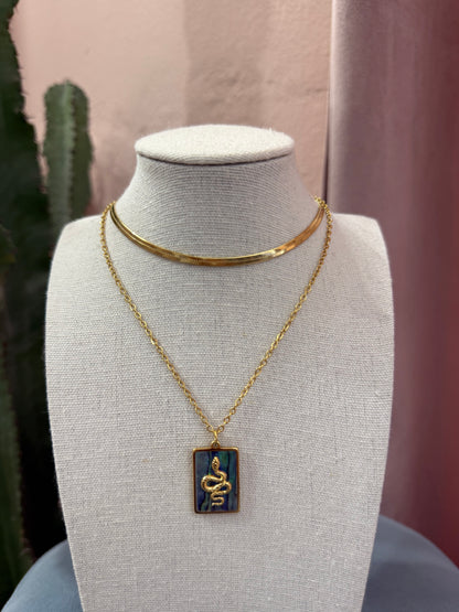 Collana con ciondolo pendente snake