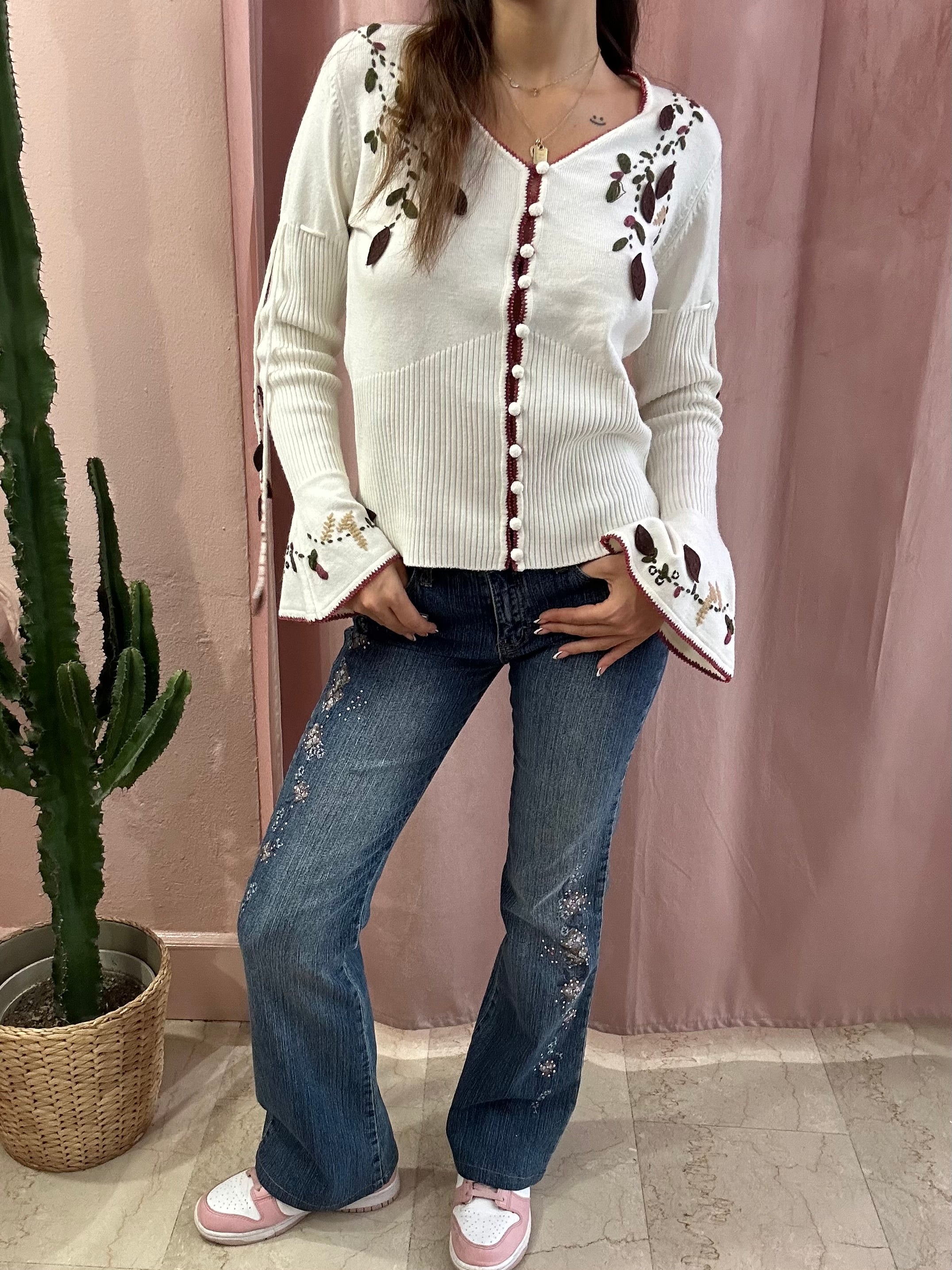Jeans 00s con applicazioni e ricami