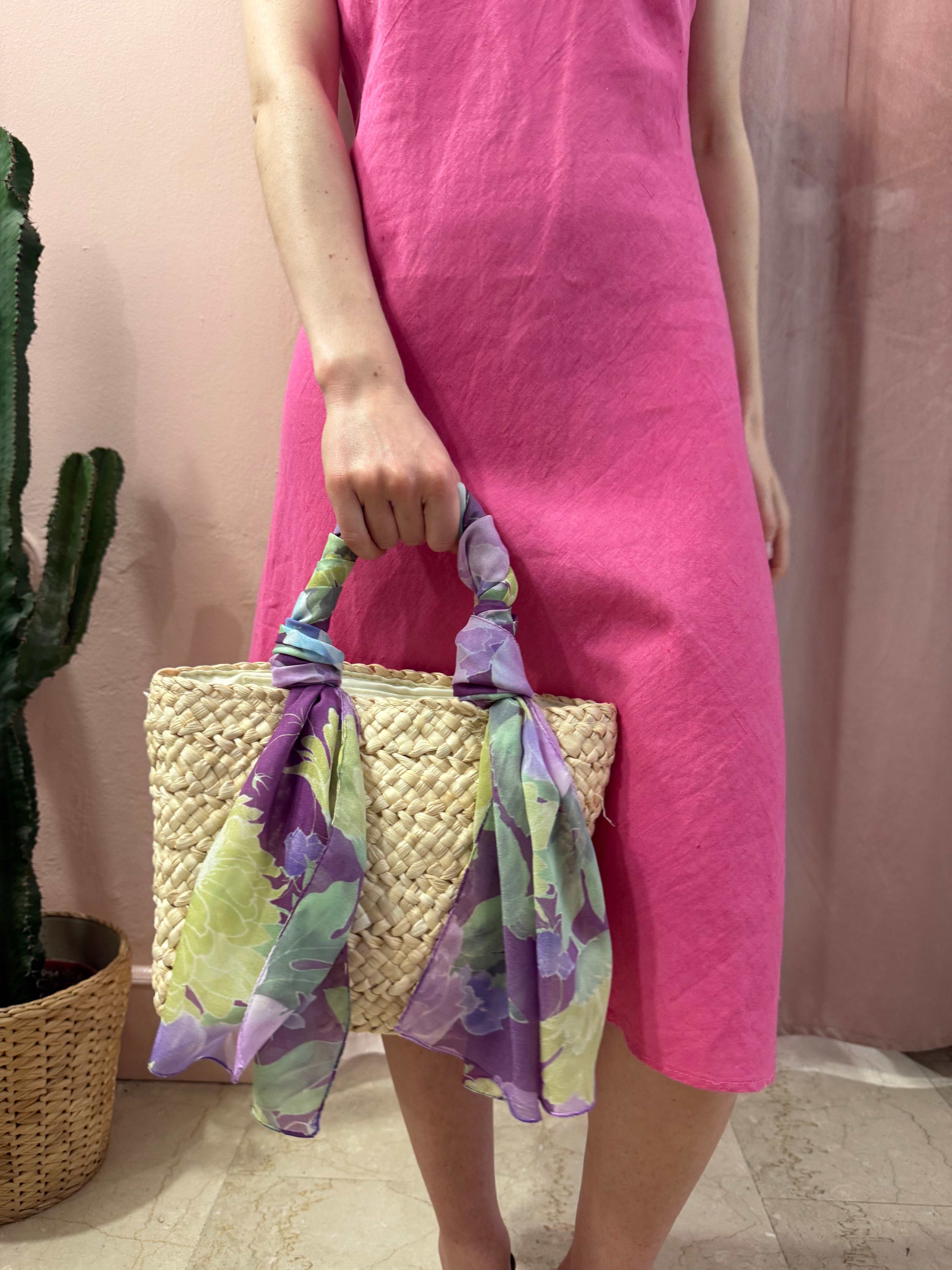 Borsa in paglia con foulard