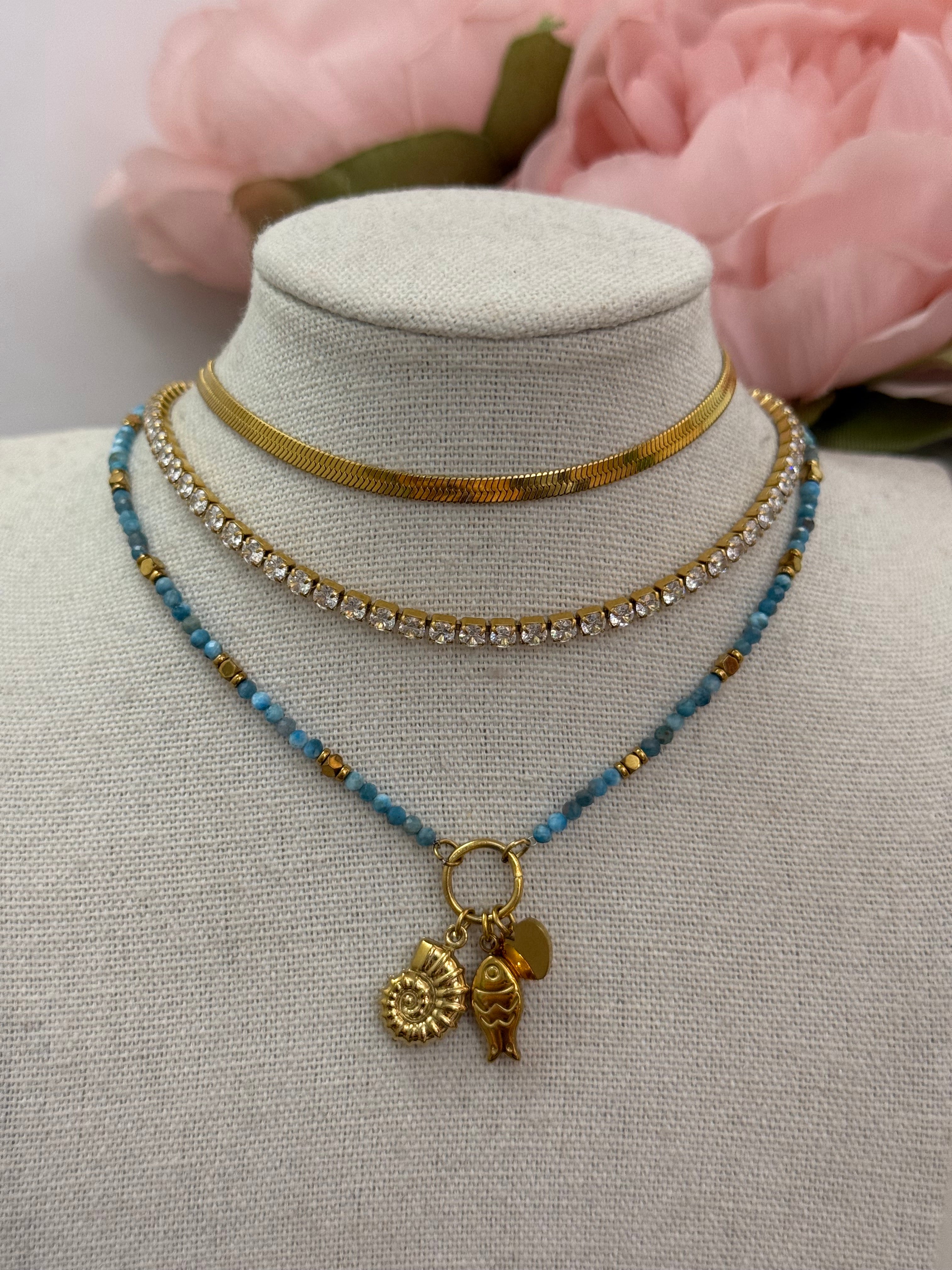 Collana micro perle con ciondoli