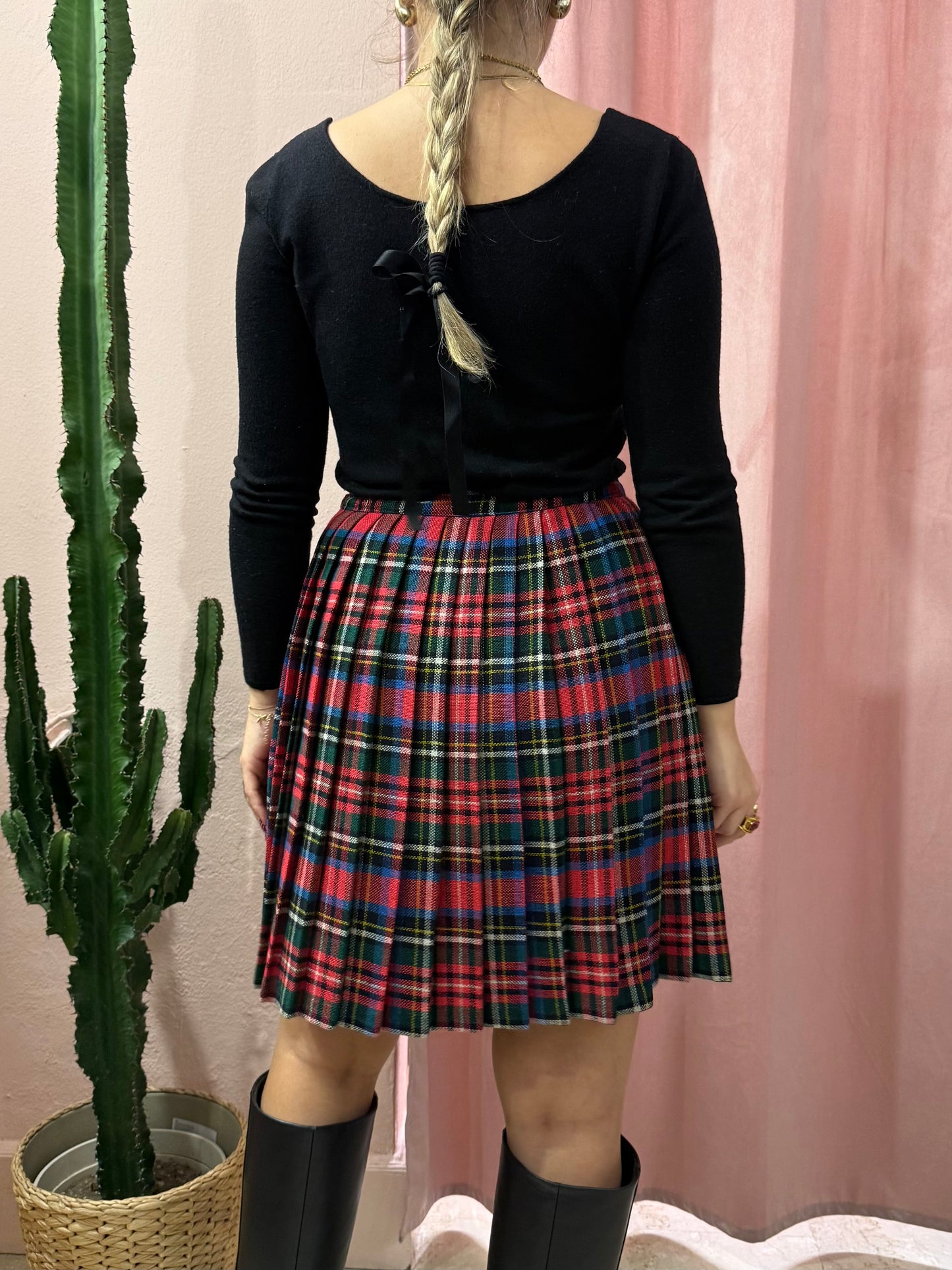 Gonna tartan sul rosso in lana