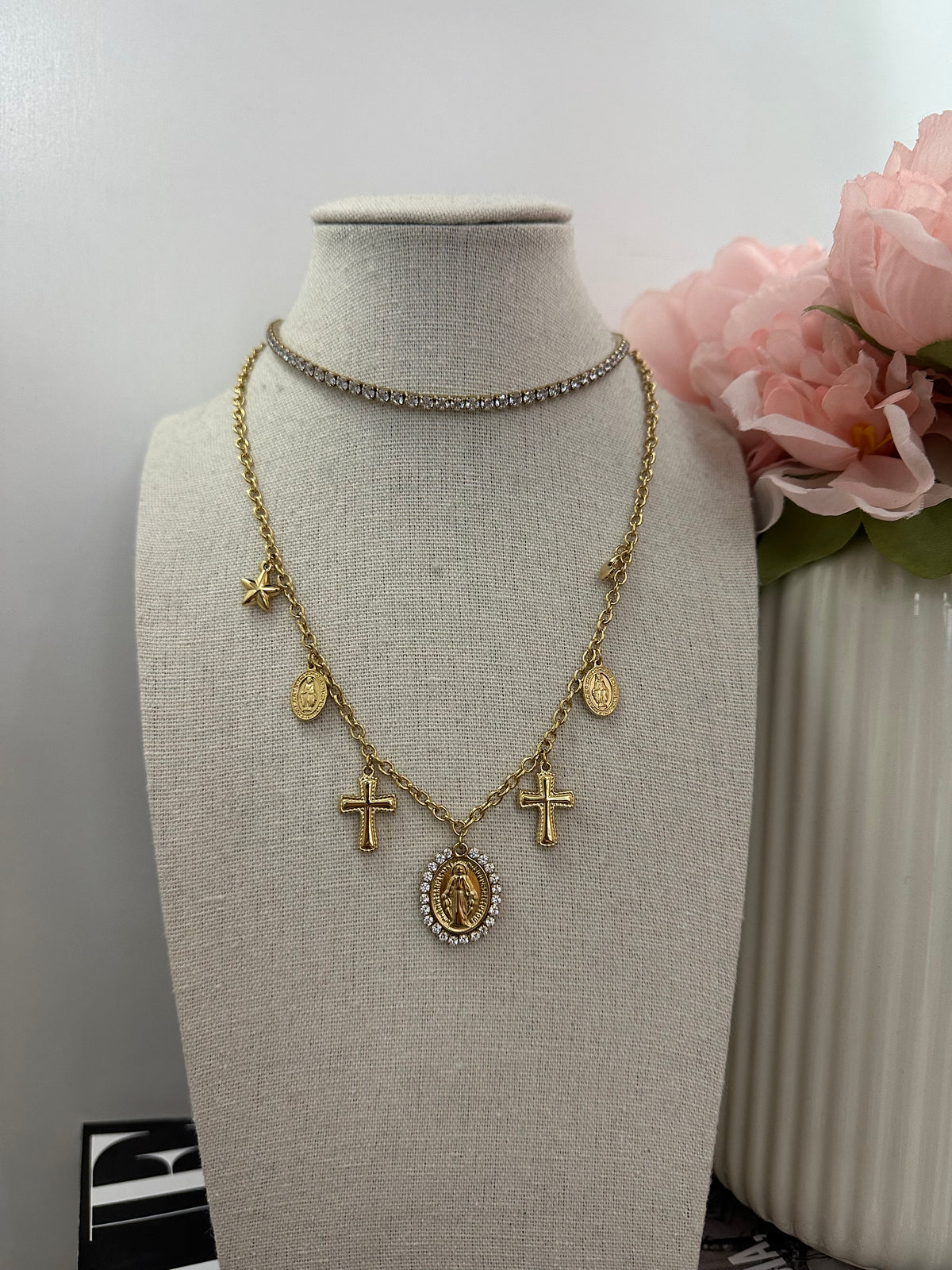 Collana madonnina multicharm