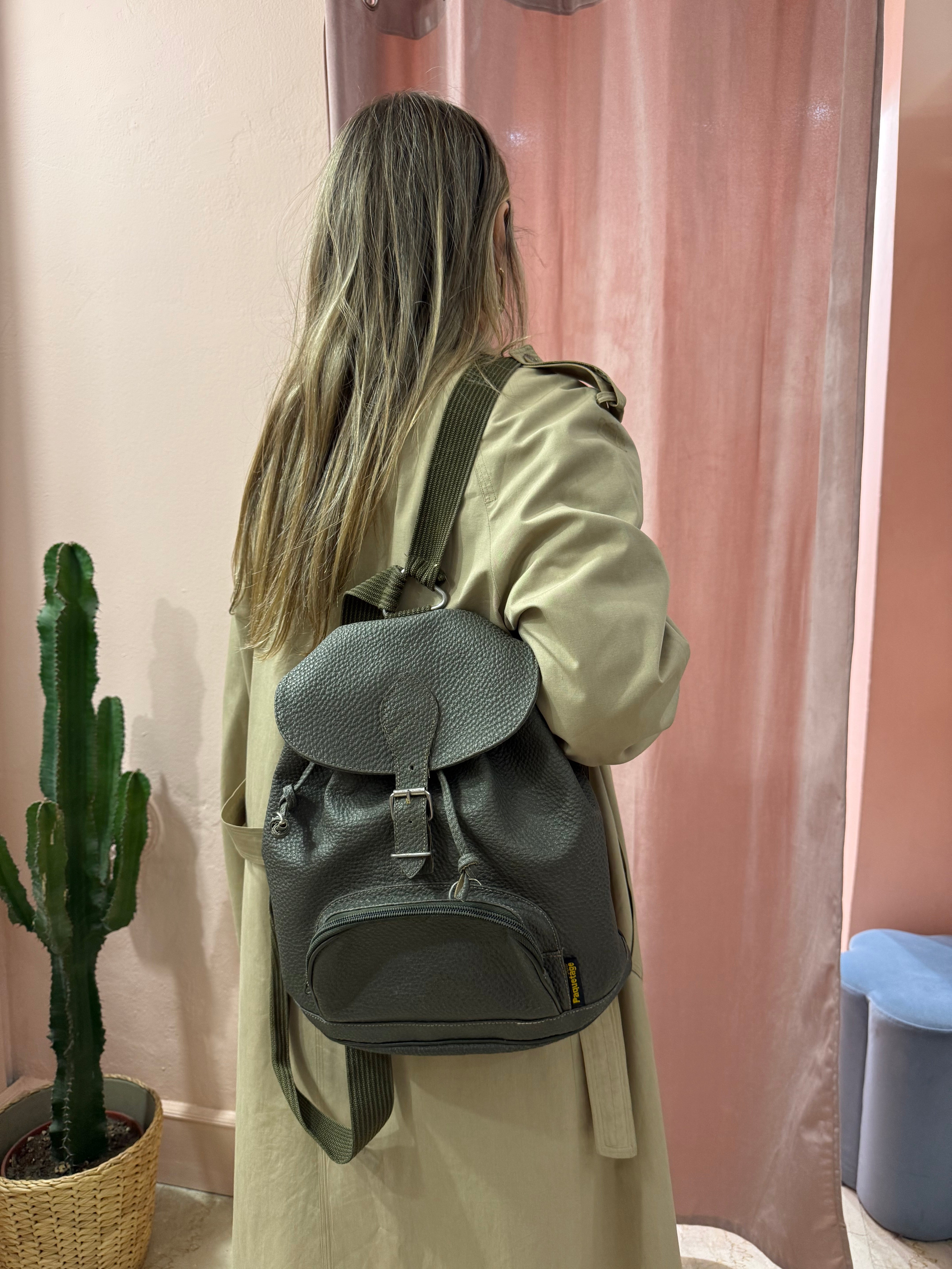 Zainetto vintage martellato