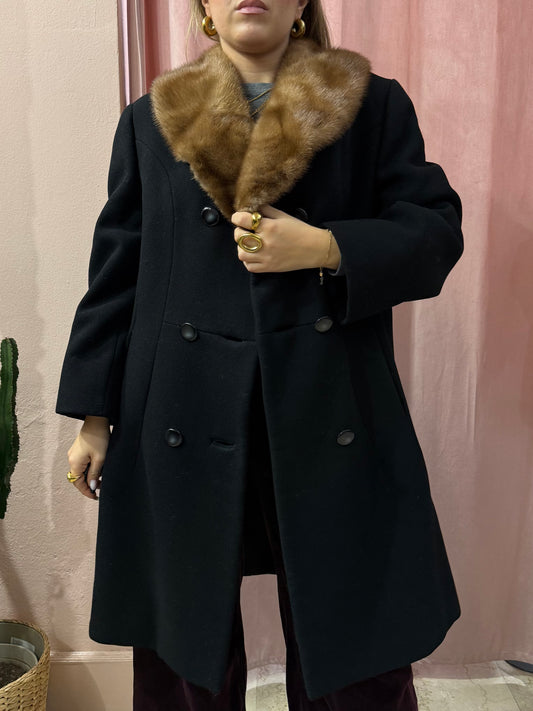 Cappotto nero in lana collo in visone