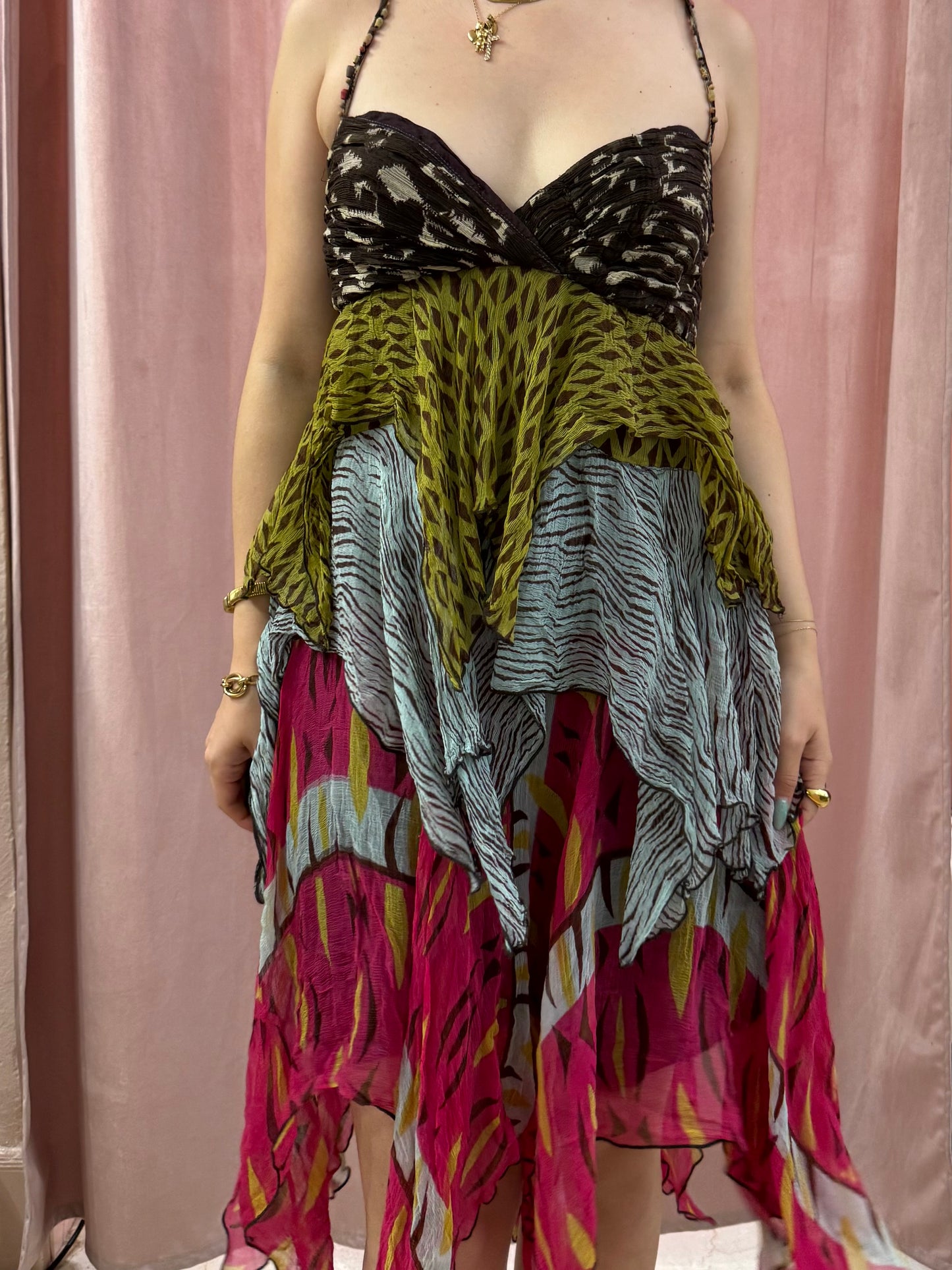Vestito in fantasia con balze