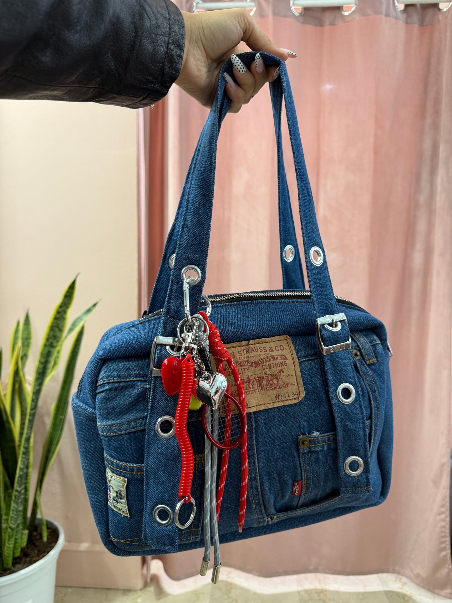 Borsa Levis upcycling a spalla