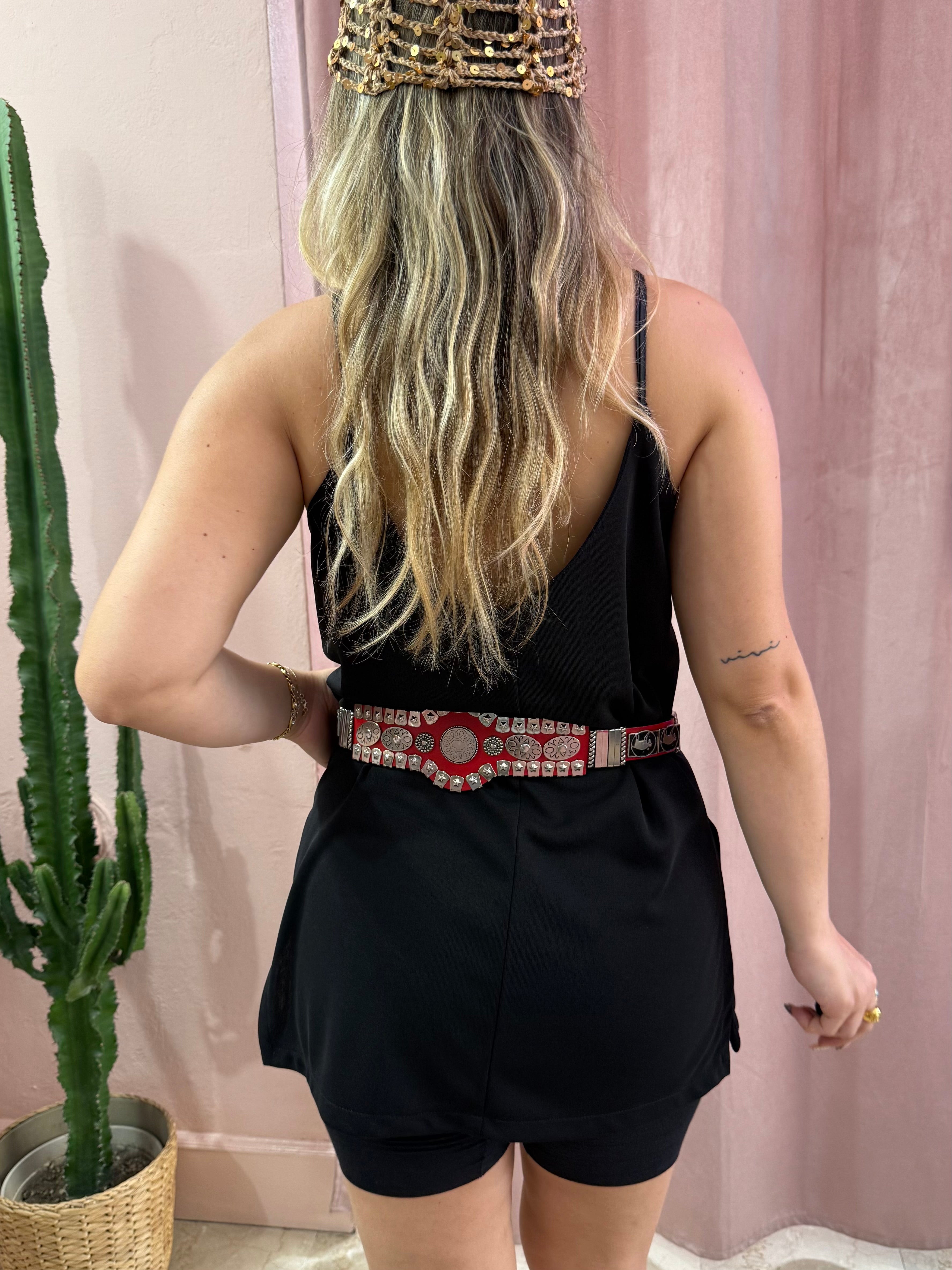 Cintura vintage con inserti metallici
