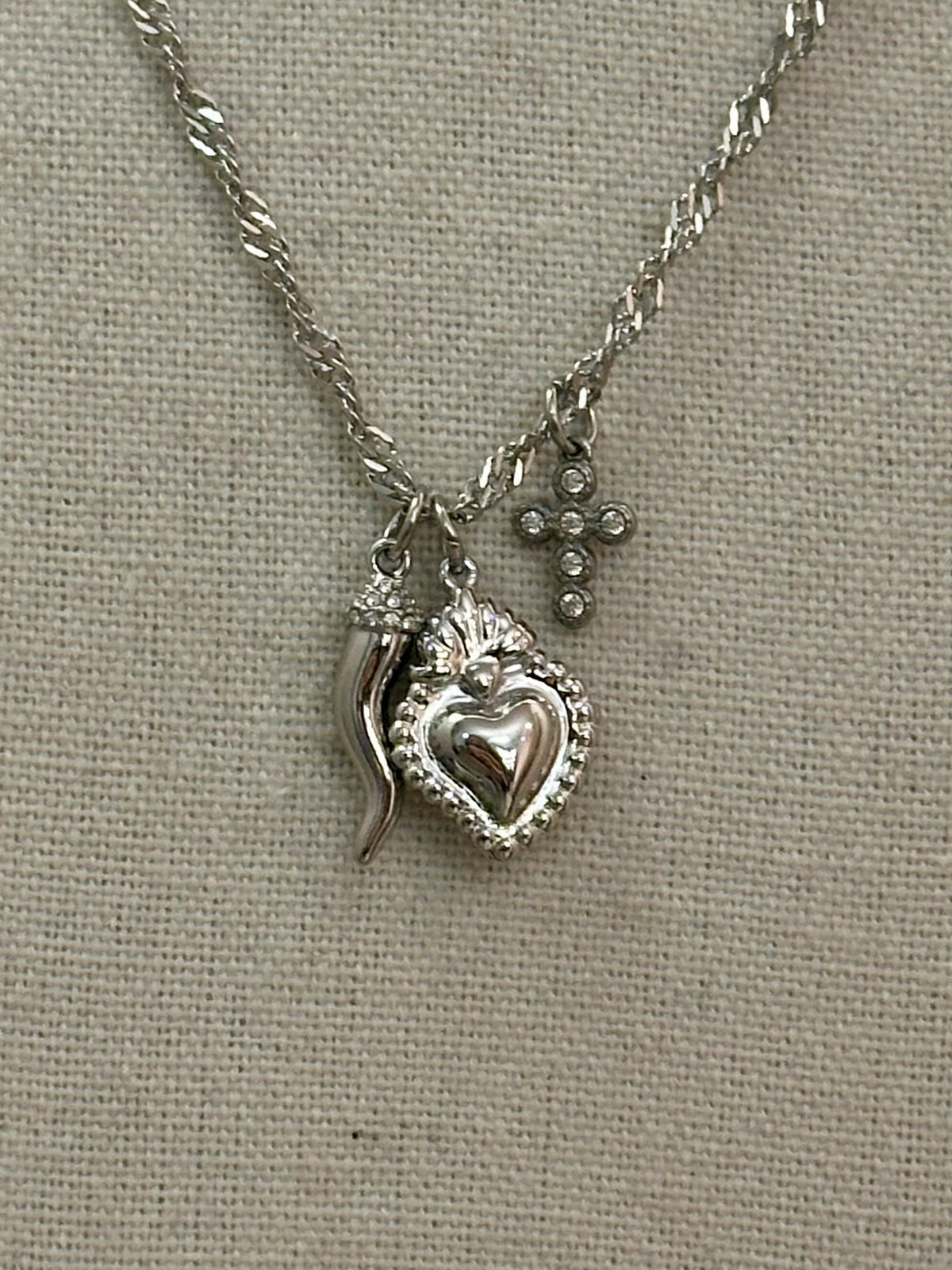 collana multi charm cuore sacro