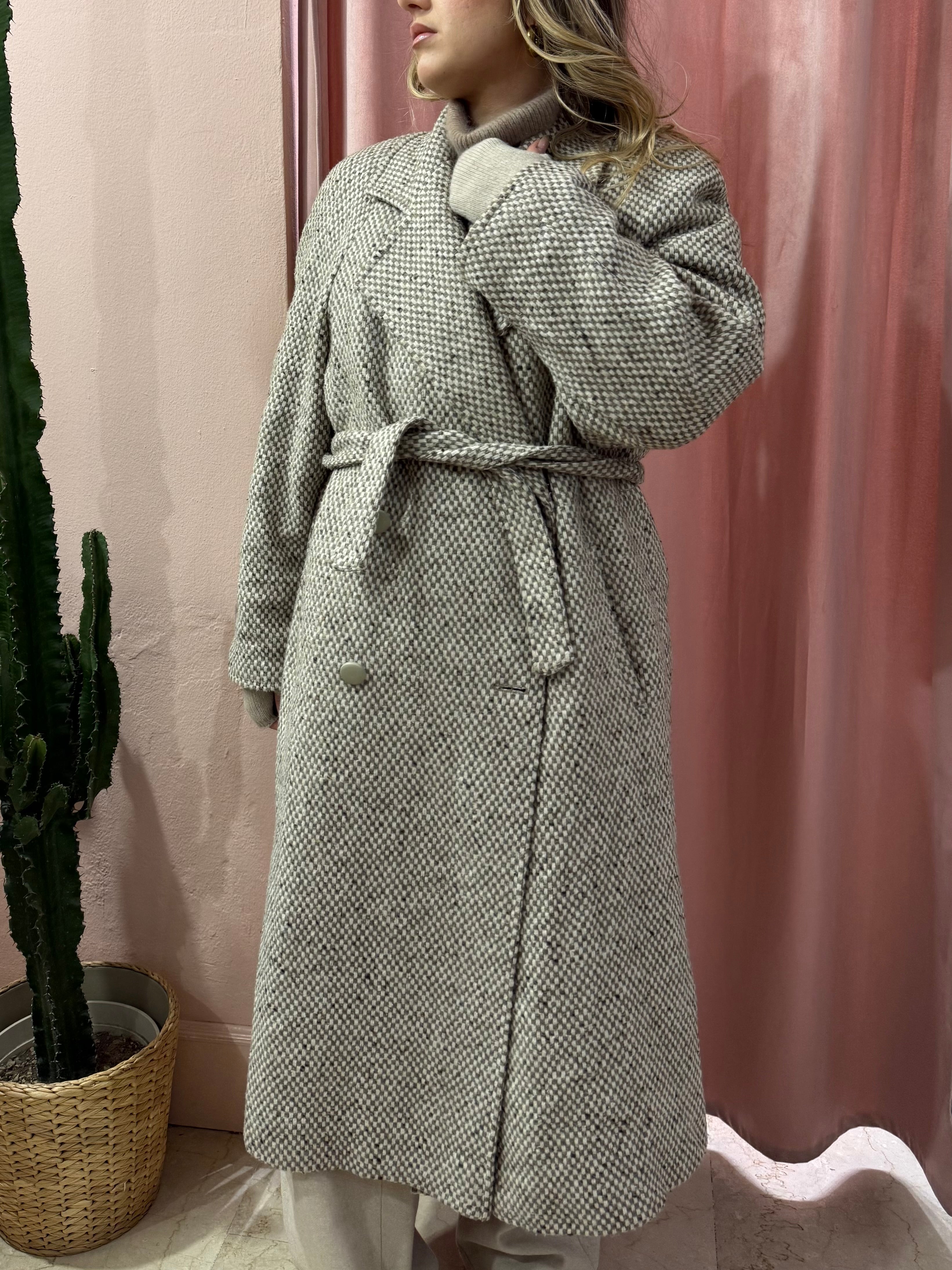 Cappotto vintage in lana con cinturino