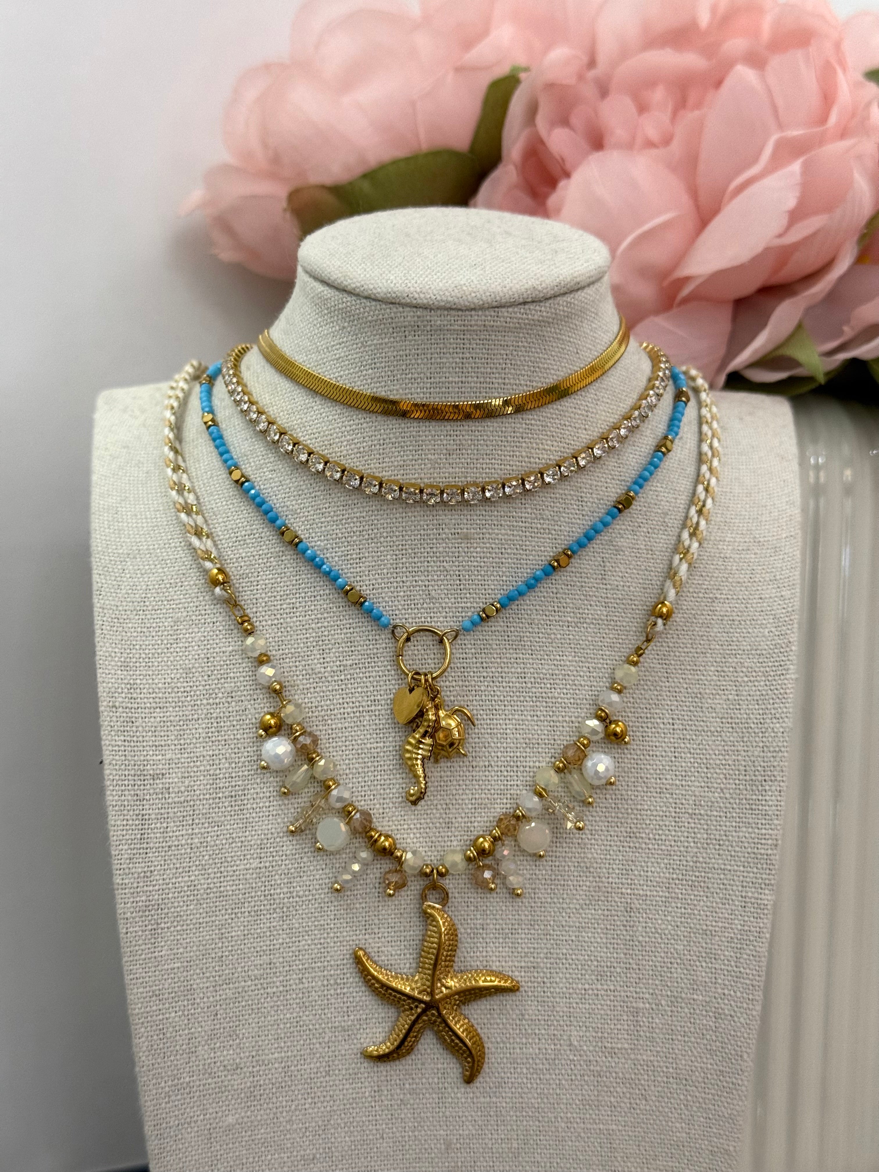 Collana micro perle con ciondoli