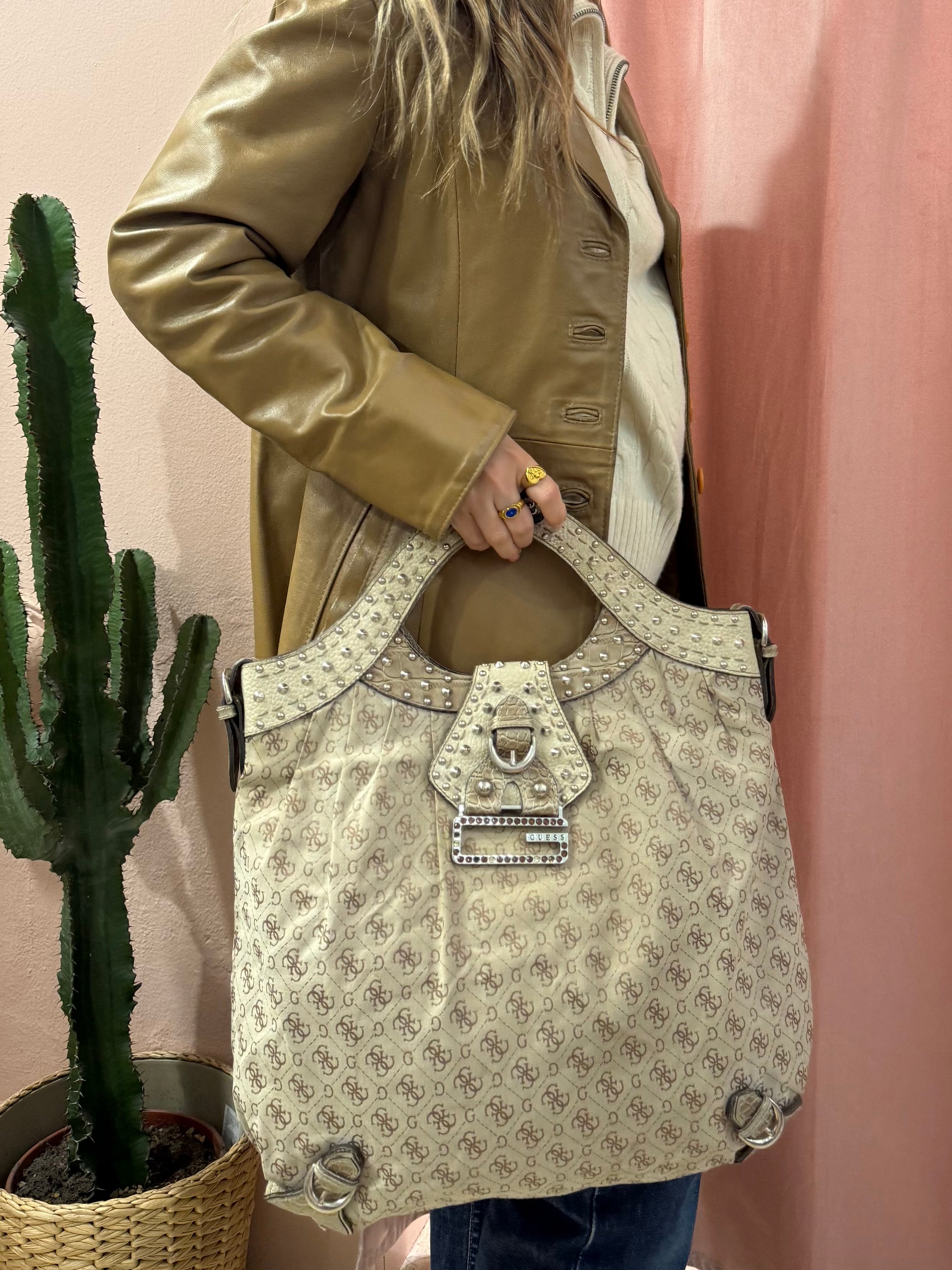 Guess 2000 monogram con borchie