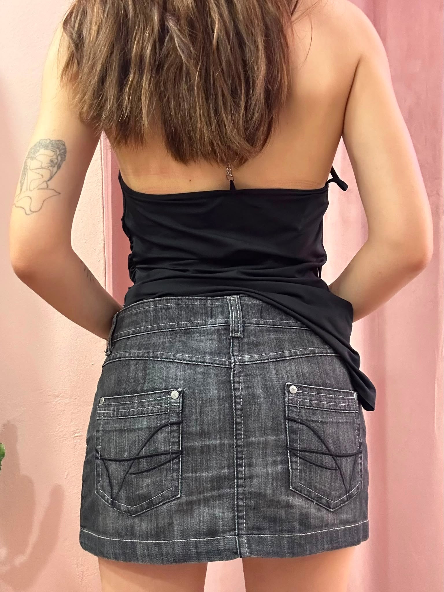 Minigonna in denim nero slavato