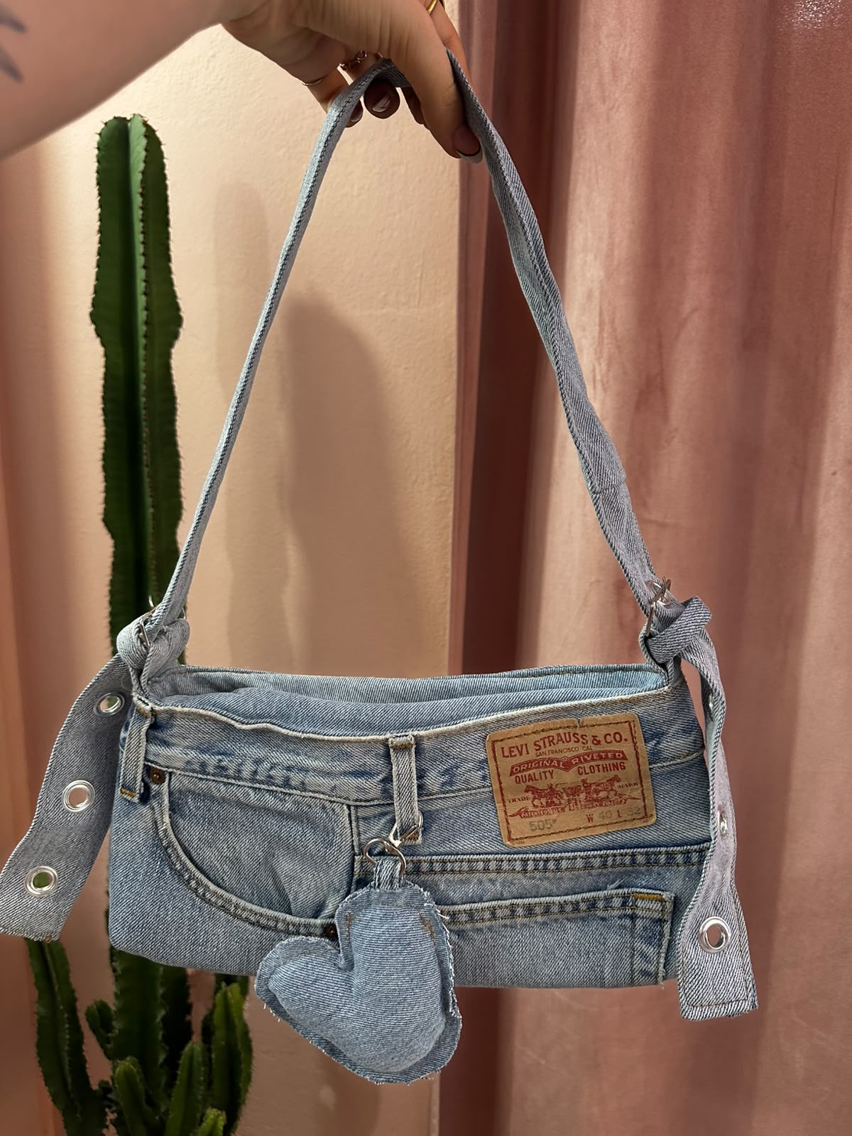 Borsa levis baguette upcycling denim chiaro