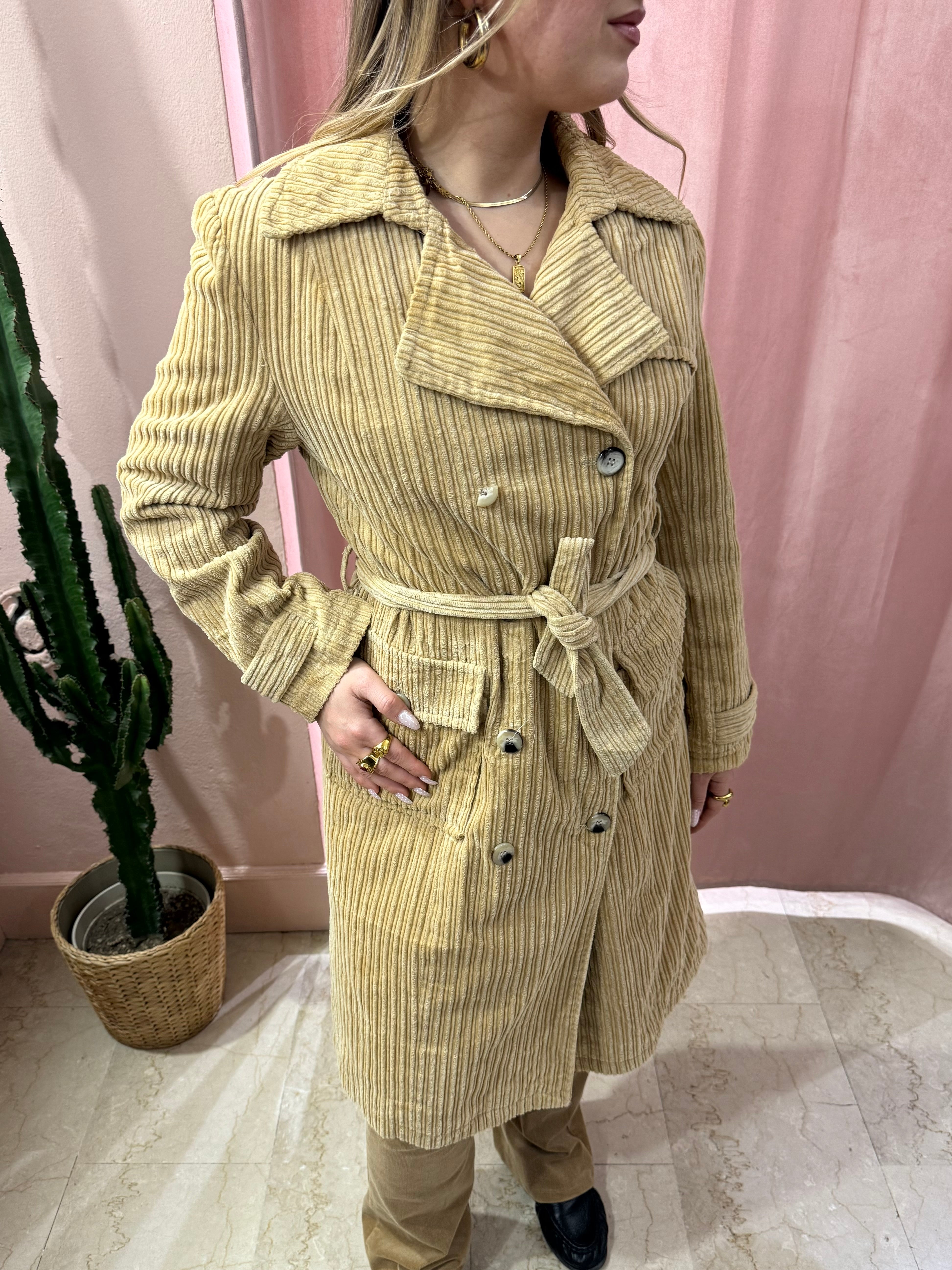 Trench beige a coste