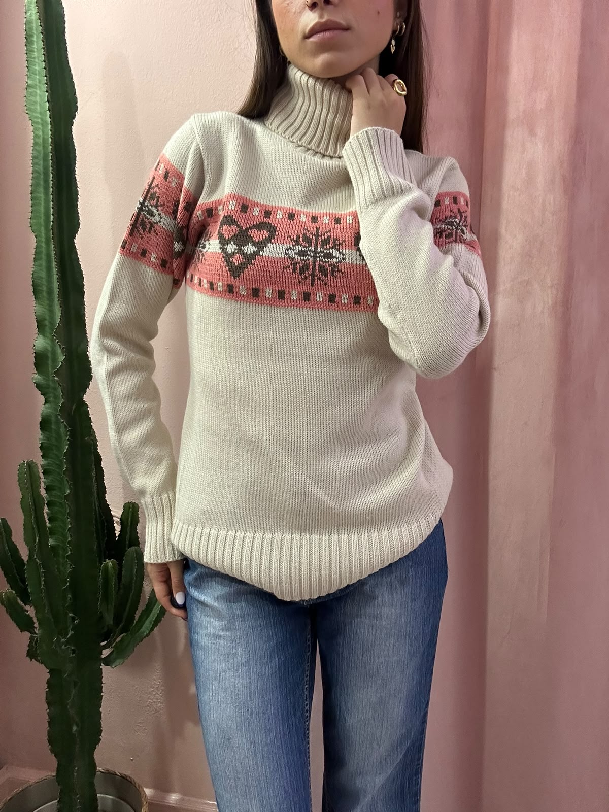 Maglione dolcevita norvegese con dettaglio rosa