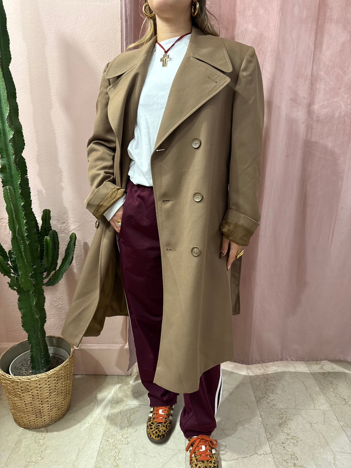 Trench verdone in lana con cinturino