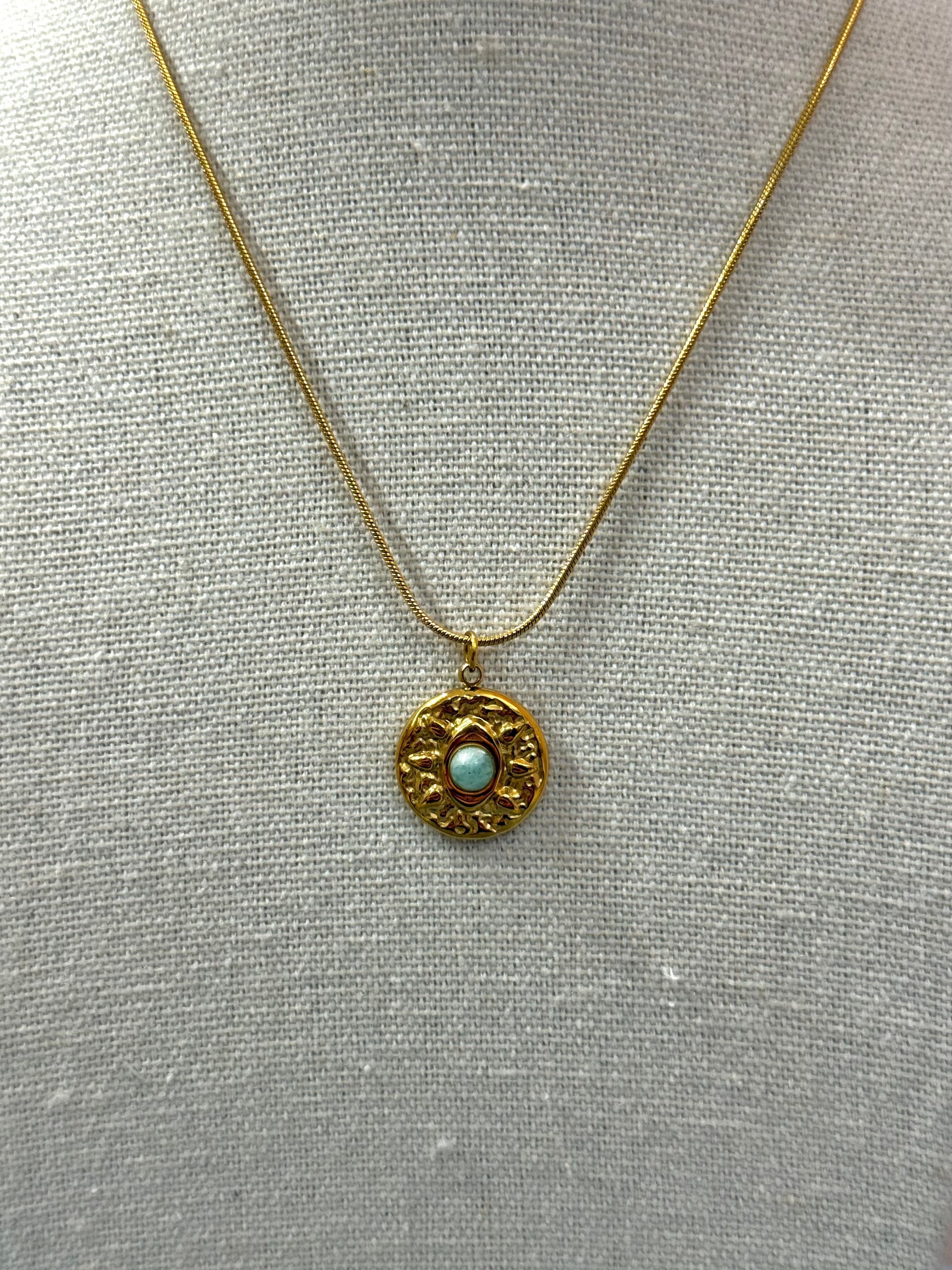 Collana ciondolo con pietra turchese