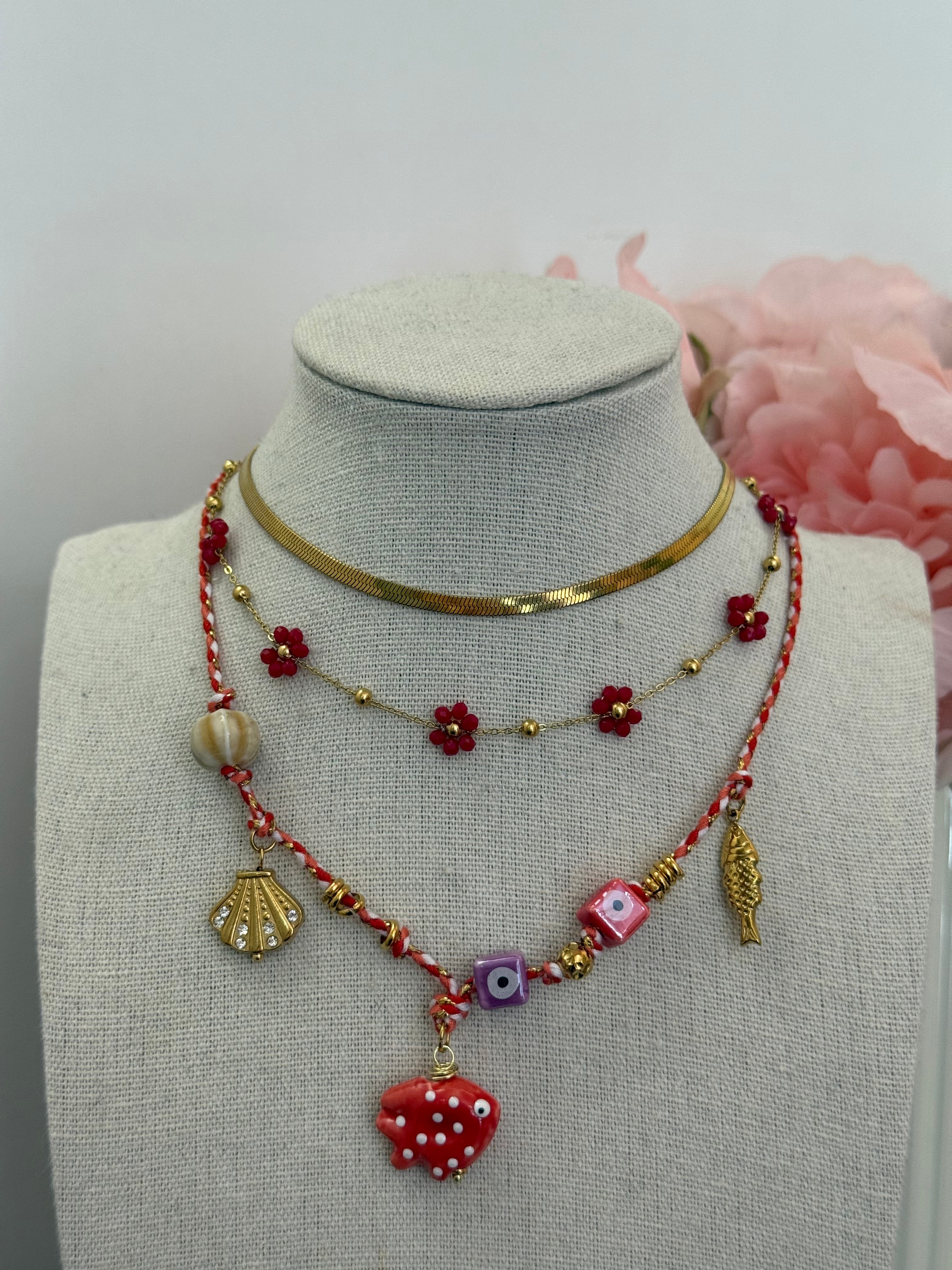 Collana multi charm pesce corda rossa