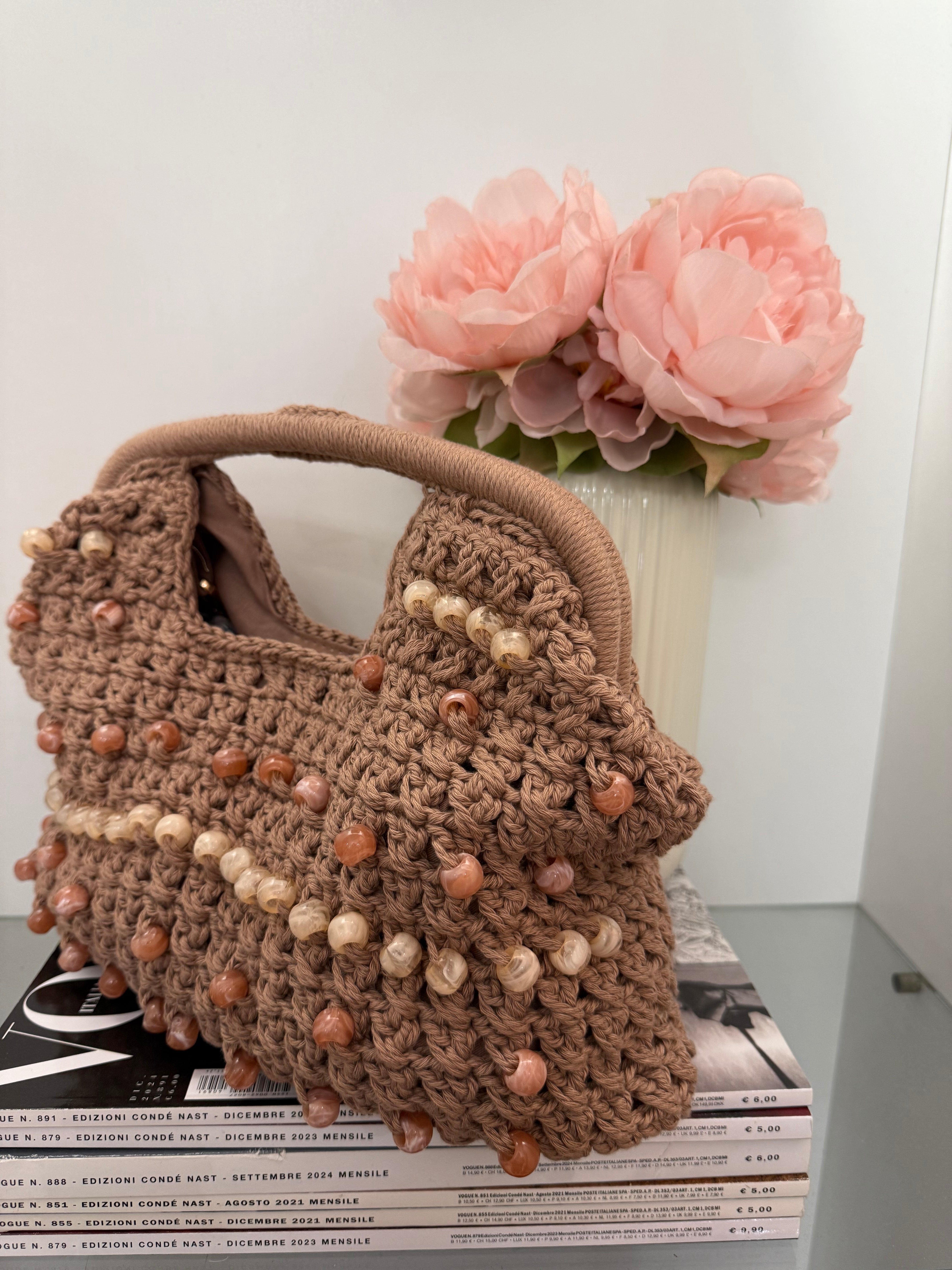 Borsa intrecciata con perline