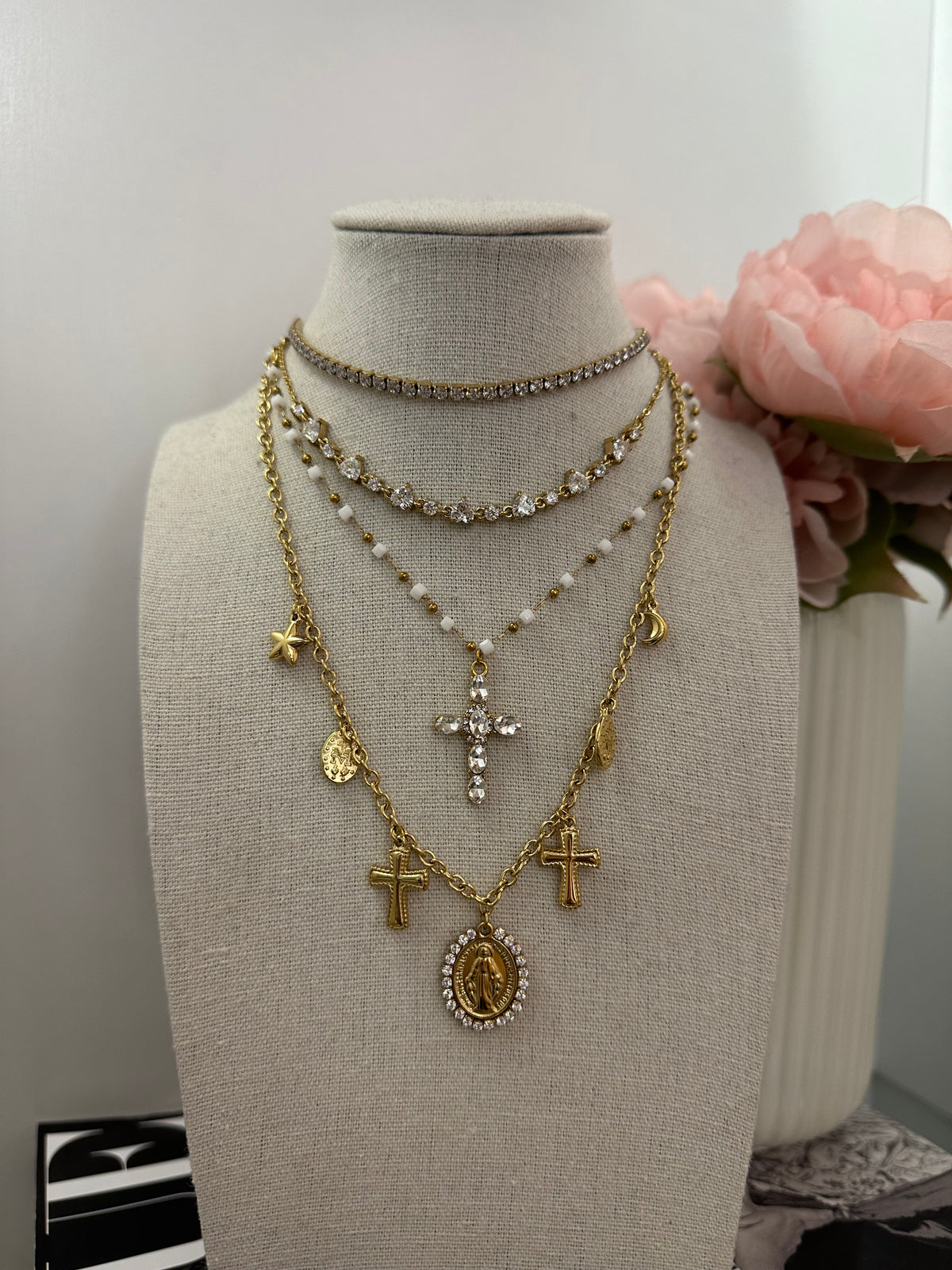 Collana madonnina multicharm