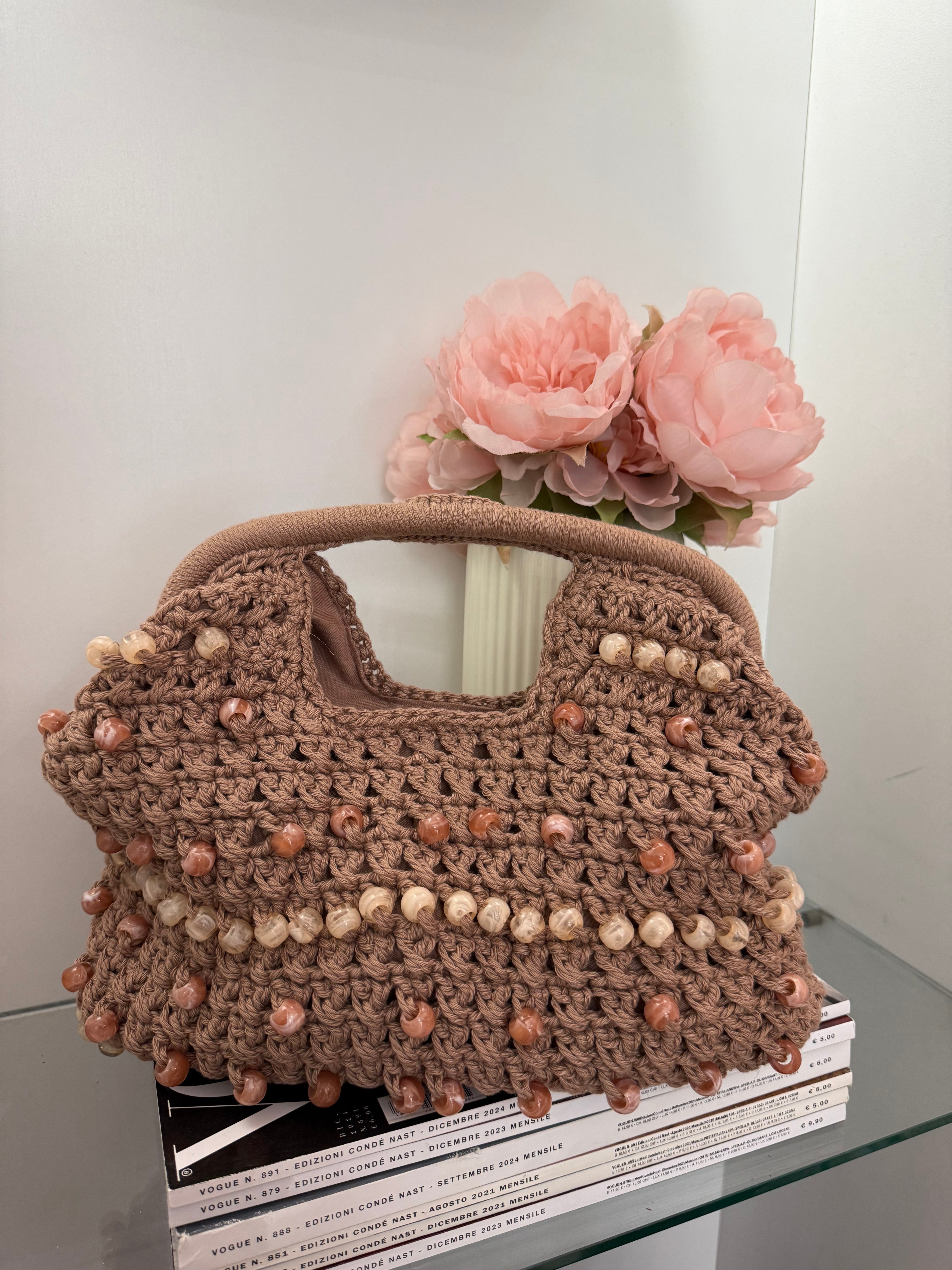 Borsa intrecciata con perline