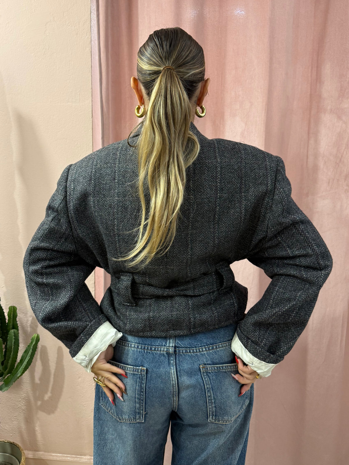 Blazer in lana upcycling antracite principe di galles