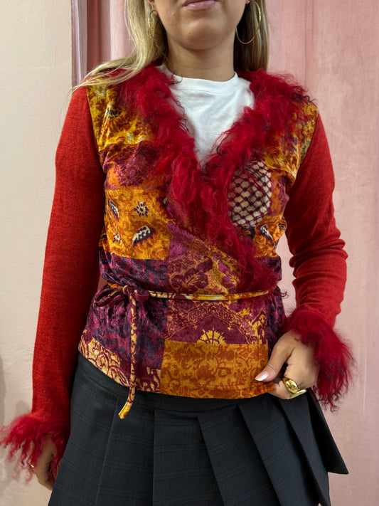 Cardigan y2k con piume in fantasia